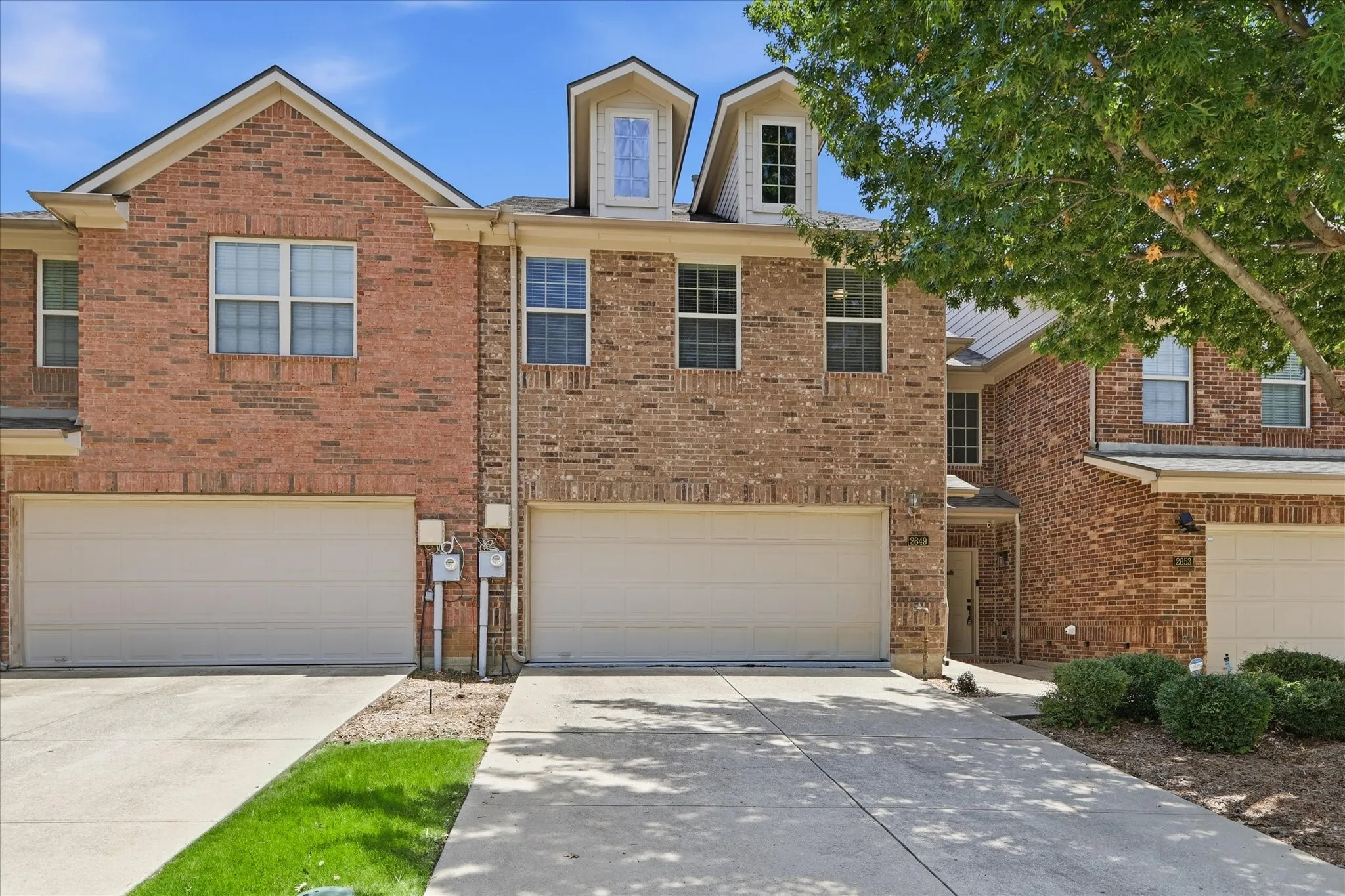 Townhouse For Rent in Denton County , 2649 Jacobson Drive, Lewisville, Texas 75067, 3 Bedroom, 3 Bathroom, 2 Garage spaces, 1,937 Sqft, built in 2009, Price $2,650, mls#21338987, Real Estate Agent in Lewisville, Homes For Rent in Denton county, Homes For Rent in Lewisville, Realtor in Lewisville Texas, Real Estate Brokerage Independent Realty Texas, Luminita Cordes Realtor
