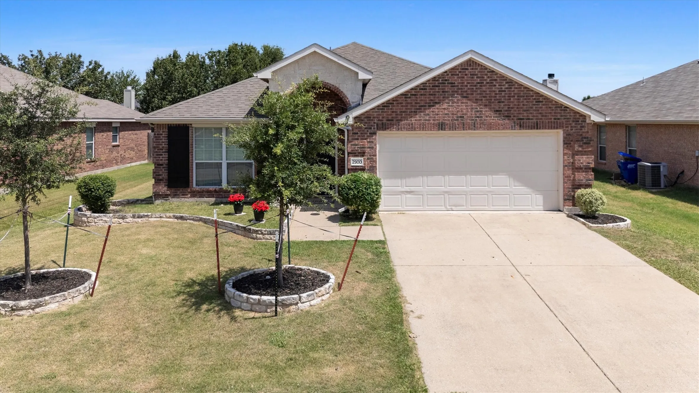 Single Family Residence For Sale in Rockwall County , 2900 Marsha Lane, Royse City, Texas 75189, 3 Bedroom, 2 Bathroom, 2 Garage spaces, 2,024 Sqft, built in 2007, mls#21338171, Real Estate Agent in Royse City, Homes For Sale in Rockwall county, Homes For Sale in Royse City, Realtor in Royse City Texas, Real Estate Brokerage Independent Realty Texas, Luminita Cordes Realtor