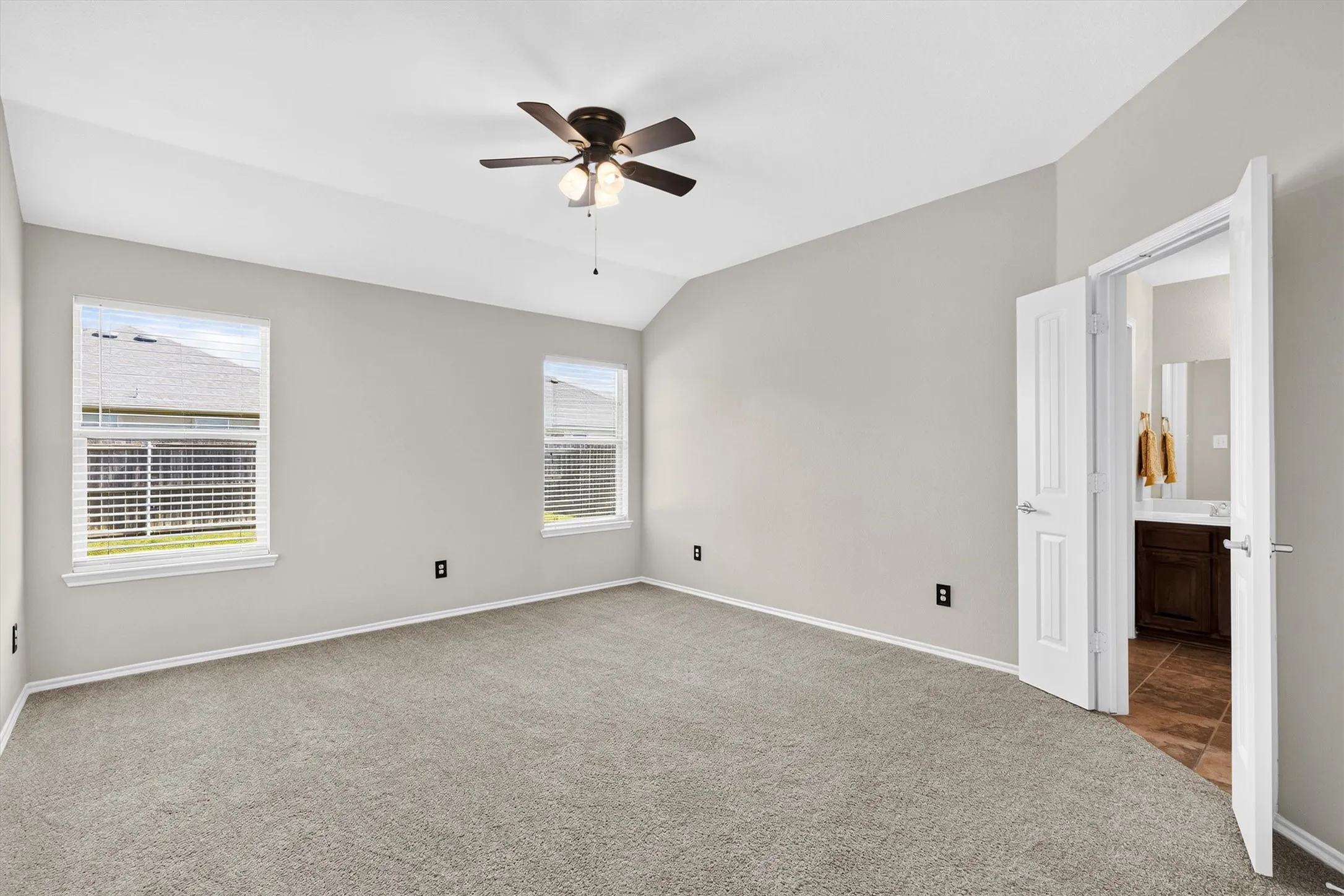 Single Family Residence For Sale in Rockwall County , 2900 Marsha Lane, Royse City, Texas 75189, 3 Bedroom, 2 Bathroom, 2 Garage spaces, 2,024 Sqft, built in 2007, mls#21338171, Real Estate Agent in Royse City, Homes For Sale in Rockwall county, Homes For Sale in Royse City, Realtor in Royse City Texas, Real Estate Brokerage Independent Realty Texas, Luminita Cordes Realtor