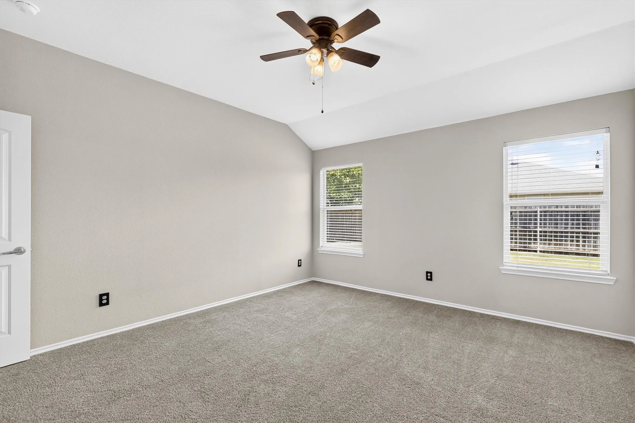 Single Family Residence For Sale in Rockwall County , 2900 Marsha Lane, Royse City, Texas 75189, 3 Bedroom, 2 Bathroom, 2 Garage spaces, 2,024 Sqft, built in 2007, mls#21338171, Real Estate Agent in Royse City, Homes For Sale in Rockwall county, Homes For Sale in Royse City, Realtor in Royse City Texas, Real Estate Brokerage Independent Realty Texas, Luminita Cordes Realtor