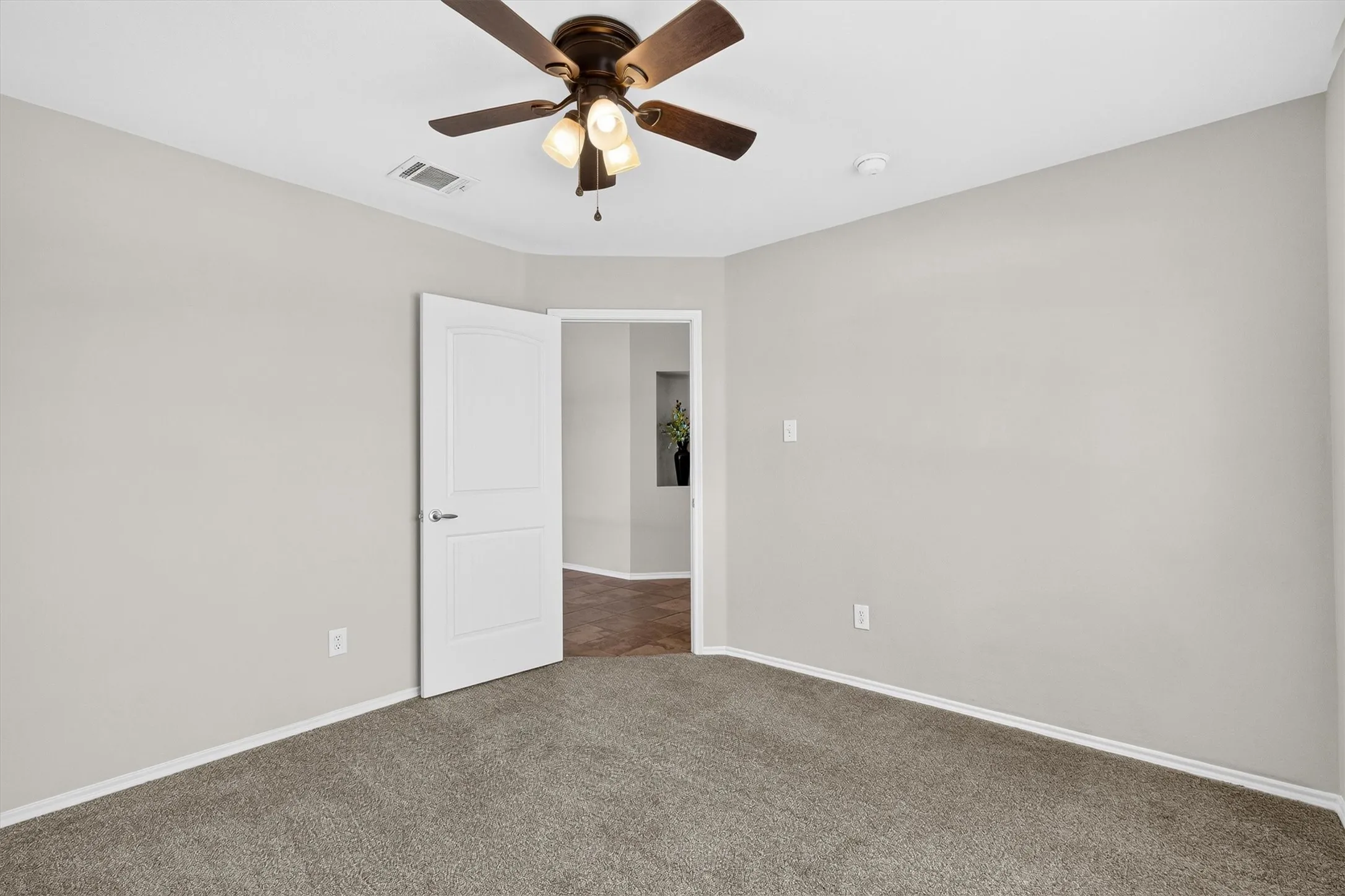 Single Family Residence For Sale in Rockwall County , 2900 Marsha Lane, Royse City, Texas 75189, 3 Bedroom, 2 Bathroom, 2 Garage spaces, 2,024 Sqft, built in 2007, mls#21338171, Real Estate Agent in Royse City, Homes For Sale in Rockwall county, Homes For Sale in Royse City, Realtor in Royse City Texas, Real Estate Brokerage Independent Realty Texas, Luminita Cordes Realtor