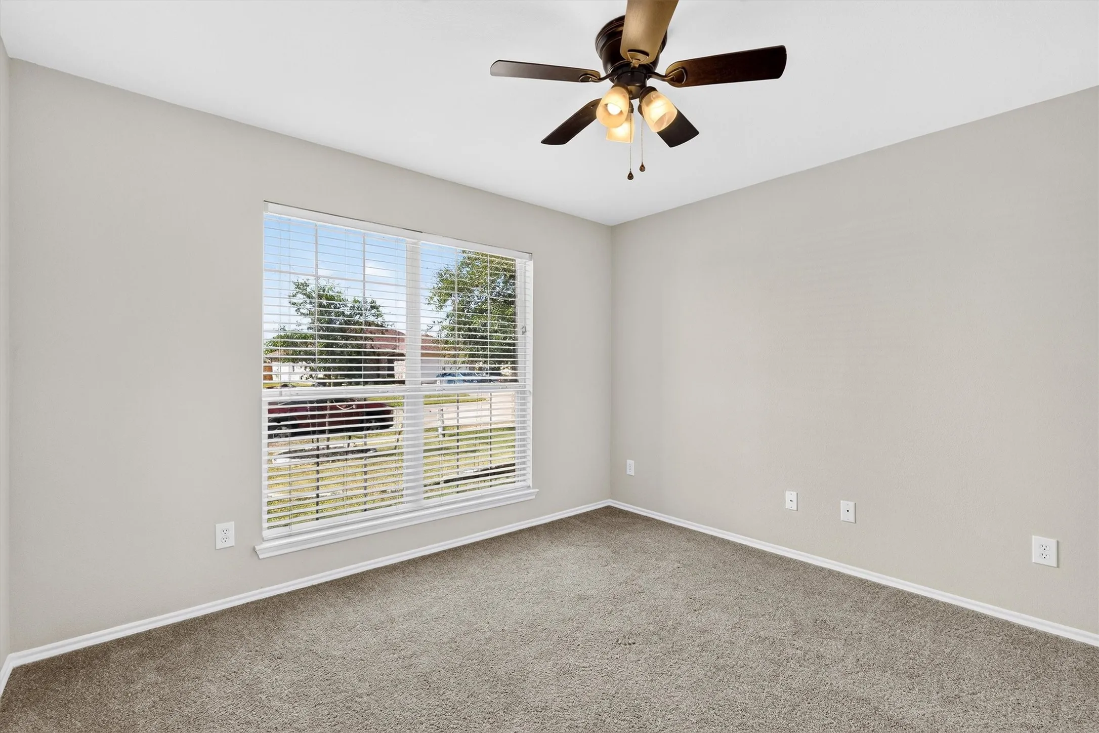 Single Family Residence For Sale in Rockwall County , 2900 Marsha Lane, Royse City, Texas 75189, 3 Bedroom, 2 Bathroom, 2 Garage spaces, 2,024 Sqft, built in 2007, mls#21338171, Real Estate Agent in Royse City, Homes For Sale in Rockwall county, Homes For Sale in Royse City, Realtor in Royse City Texas, Real Estate Brokerage Independent Realty Texas, Luminita Cordes Realtor