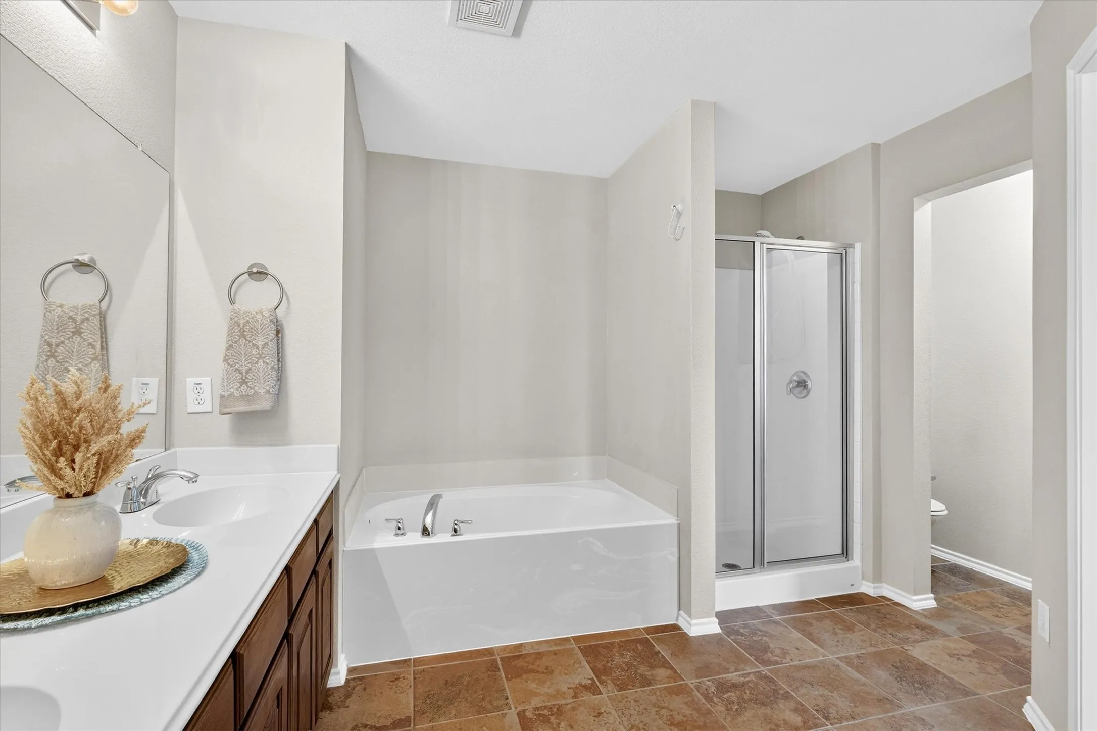 Single Family Residence For Sale in Rockwall County , 2900 Marsha Lane, Royse City, Texas 75189, 3 Bedroom, 2 Bathroom, 2 Garage spaces, 2,024 Sqft, built in 2007, mls#21338171, Real Estate Agent in Royse City, Homes For Sale in Rockwall county, Homes For Sale in Royse City, Realtor in Royse City Texas, Real Estate Brokerage Independent Realty Texas, Luminita Cordes Realtor