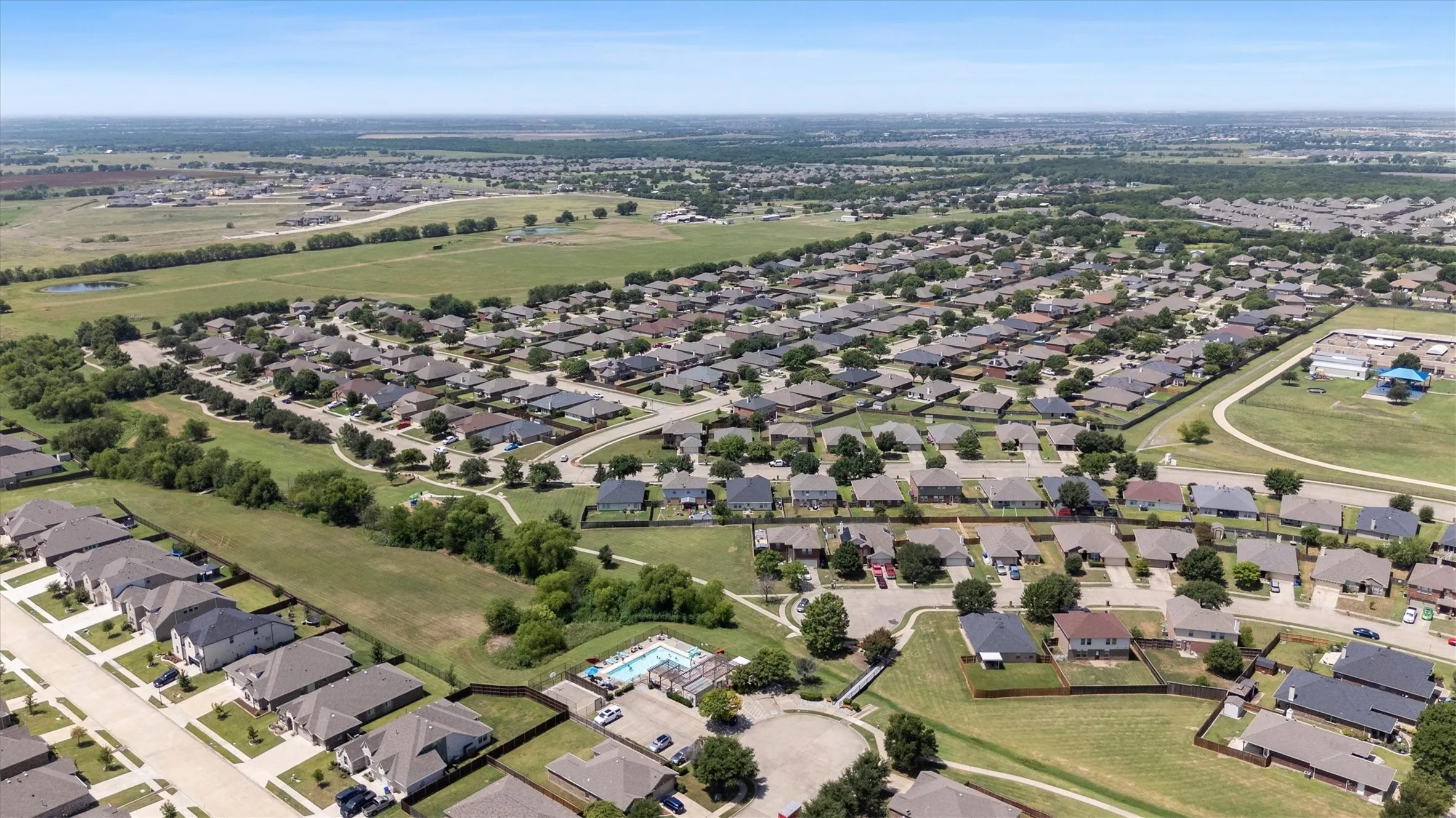 Single Family Residence For Sale in Rockwall County , 2900 Marsha Lane, Royse City, Texas 75189, 3 Bedroom, 2 Bathroom, 2 Garage spaces, 2,024 Sqft, built in 2007, mls#21338171, Real Estate Agent in Royse City, Homes For Sale in Rockwall county, Homes For Sale in Royse City, Realtor in Royse City Texas, Real Estate Brokerage Independent Realty Texas, Luminita Cordes Realtor