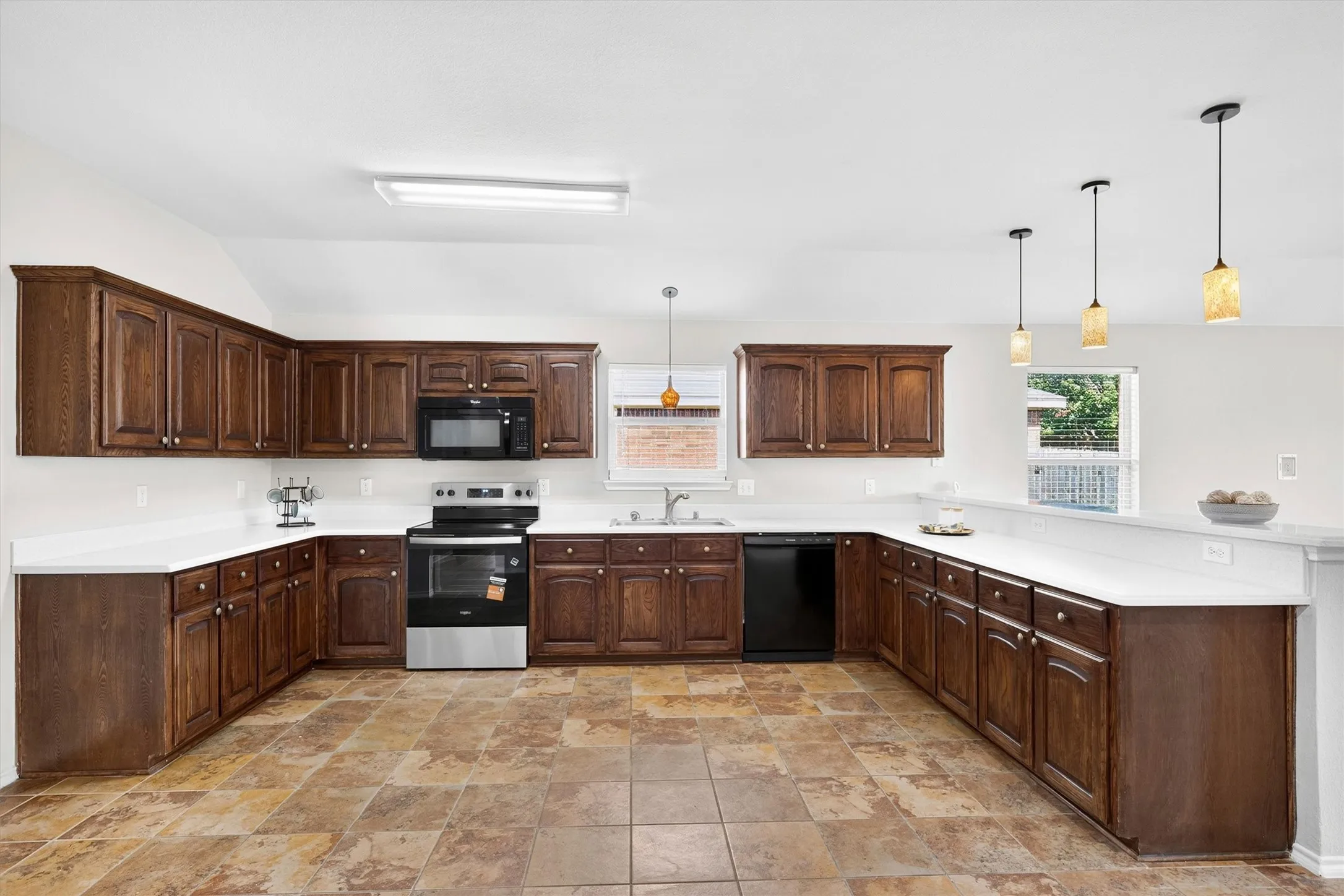 Single Family Residence For Sale in Rockwall County , 2900 Marsha Lane, Royse City, Texas 75189, 3 Bedroom, 2 Bathroom, 2 Garage spaces, 2,024 Sqft, built in 2007, mls#21338171, Real Estate Agent in Royse City, Homes For Sale in Rockwall county, Homes For Sale in Royse City, Realtor in Royse City Texas, Real Estate Brokerage Independent Realty Texas, Luminita Cordes Realtor