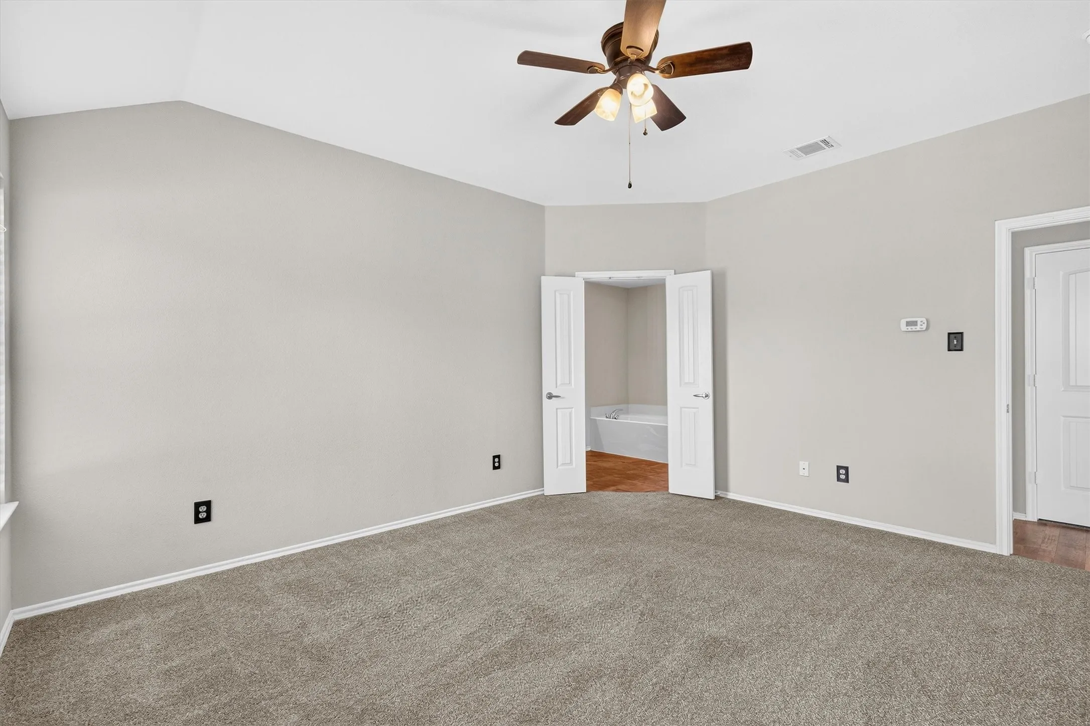 Single Family Residence For Sale in Rockwall County , 2900 Marsha Lane, Royse City, Texas 75189, 3 Bedroom, 2 Bathroom, 2 Garage spaces, 2,024 Sqft, built in 2007, mls#21338171, Real Estate Agent in Royse City, Homes For Sale in Rockwall county, Homes For Sale in Royse City, Realtor in Royse City Texas, Real Estate Brokerage Independent Realty Texas, Luminita Cordes Realtor
