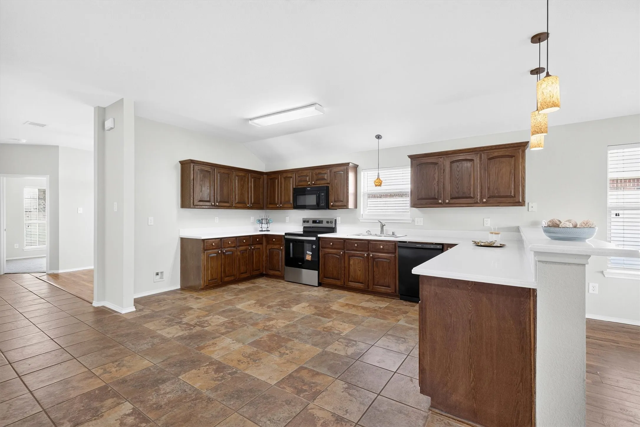 Single Family Residence For Sale in Rockwall County , 2900 Marsha Lane, Royse City, Texas 75189, 3 Bedroom, 2 Bathroom, 2 Garage spaces, 2,024 Sqft, built in 2007, mls#21338171, Real Estate Agent in Royse City, Homes For Sale in Rockwall county, Homes For Sale in Royse City, Realtor in Royse City Texas, Real Estate Brokerage Independent Realty Texas, Luminita Cordes Realtor