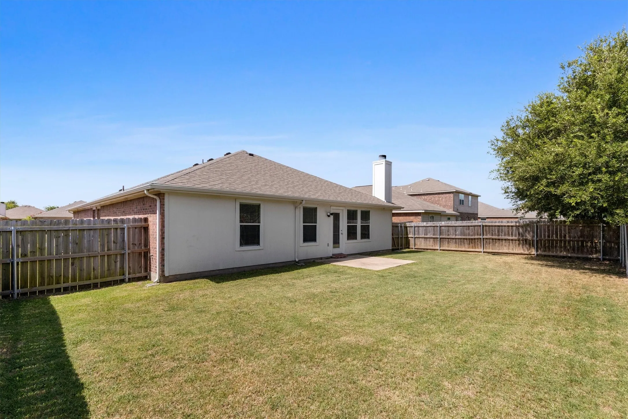 Single Family Residence For Sale in Rockwall County , 2900 Marsha Lane, Royse City, Texas 75189, 3 Bedroom, 2 Bathroom, 2 Garage spaces, 2,024 Sqft, built in 2007, mls#21338171, Real Estate Agent in Royse City, Homes For Sale in Rockwall county, Homes For Sale in Royse City, Realtor in Royse City Texas, Real Estate Brokerage Independent Realty Texas, Luminita Cordes Realtor