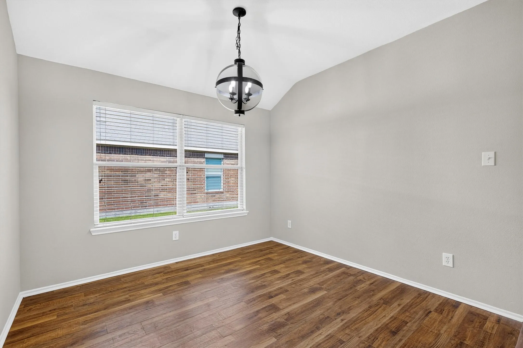 Single Family Residence For Sale in Rockwall County , 2900 Marsha Lane, Royse City, Texas 75189, 3 Bedroom, 2 Bathroom, 2 Garage spaces, 2,024 Sqft, built in 2007, mls#21338171, Real Estate Agent in Royse City, Homes For Sale in Rockwall county, Homes For Sale in Royse City, Realtor in Royse City Texas, Real Estate Brokerage Independent Realty Texas, Luminita Cordes Realtor