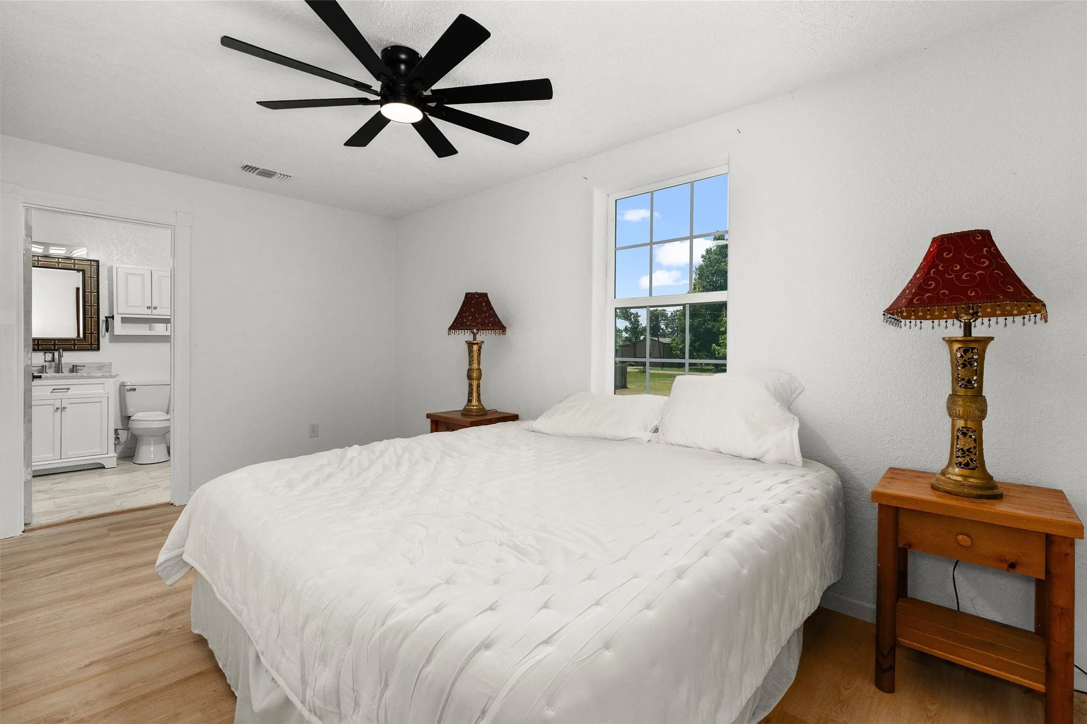 Single Family Residence For Sale in Panola County , 113 County Road 1844, Carthage, Texas 75633, 7 Bedroom, 4 Bathroom, Garage spaces, 4,350 Sqft, built in 1970, Price $679,000, mls#21338997, Real Estate Agent in Carthage, Homes For Sale in Panola county, Homes For Sale in Carthage, Realtor in Carthage Texas, Real Estate Brokerage Independent Realty Texas, Luminita Cordes Realtor