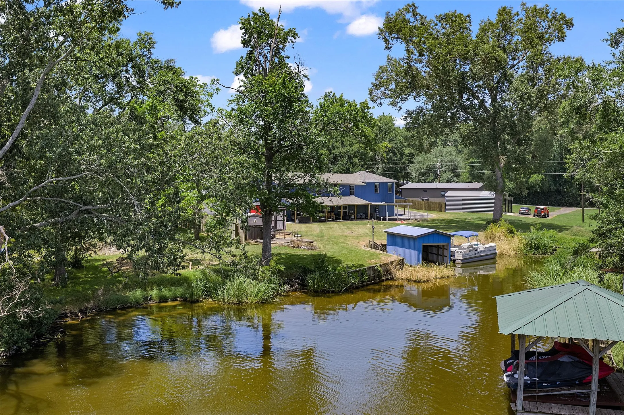 Single Family Residence For Sale in Panola County , 113 County Road 1844, Carthage, Texas 75633, 7 Bedroom, 4 Bathroom, Garage spaces, 4,350 Sqft, built in 1970, Price $679,000, mls#21338997, Real Estate Agent in Carthage, Homes For Sale in Panola county, Homes For Sale in Carthage, Realtor in Carthage Texas, Real Estate Brokerage Independent Realty Texas, Luminita Cordes Realtor