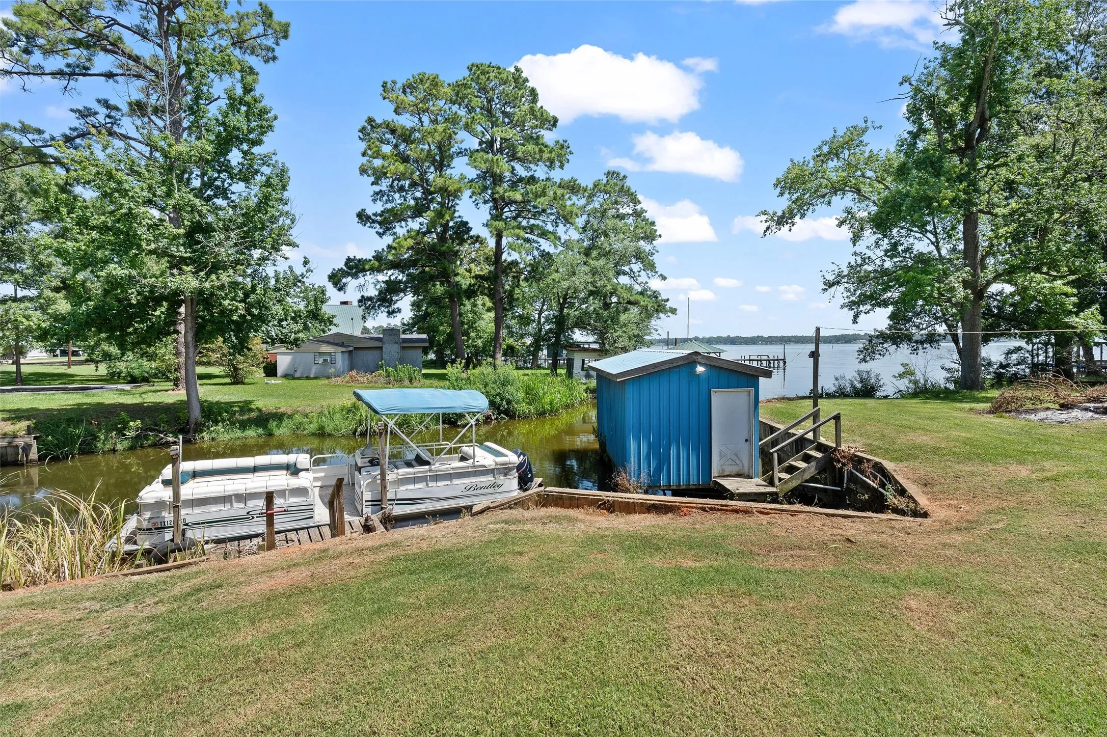 Single Family Residence For Sale in Panola County , 113 County Road 1844, Carthage, Texas 75633, 7 Bedroom, 4 Bathroom, Garage spaces, 4,350 Sqft, built in 1970, Price $679,000, mls#21338997, Real Estate Agent in Carthage, Homes For Sale in Panola county, Homes For Sale in Carthage, Realtor in Carthage Texas, Real Estate Brokerage Independent Realty Texas, Luminita Cordes Realtor