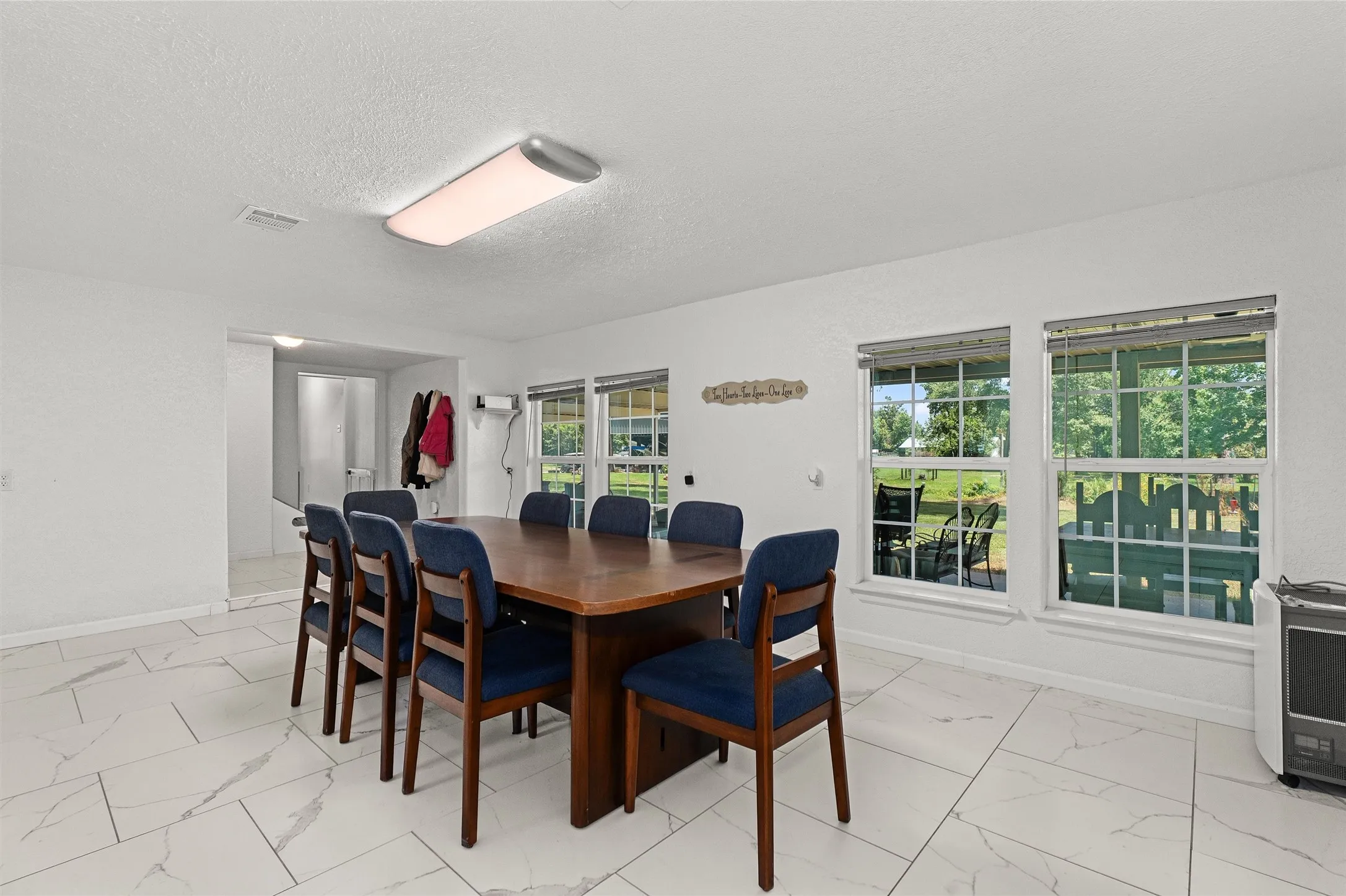 Single Family Residence For Sale in Panola County , 113 County Road 1844, Carthage, Texas 75633, 7 Bedroom, 4 Bathroom, Garage spaces, 4,350 Sqft, built in 1970, Price $679,000, mls#21338997, Real Estate Agent in Carthage, Homes For Sale in Panola county, Homes For Sale in Carthage, Realtor in Carthage Texas, Real Estate Brokerage Independent Realty Texas, Luminita Cordes Realtor