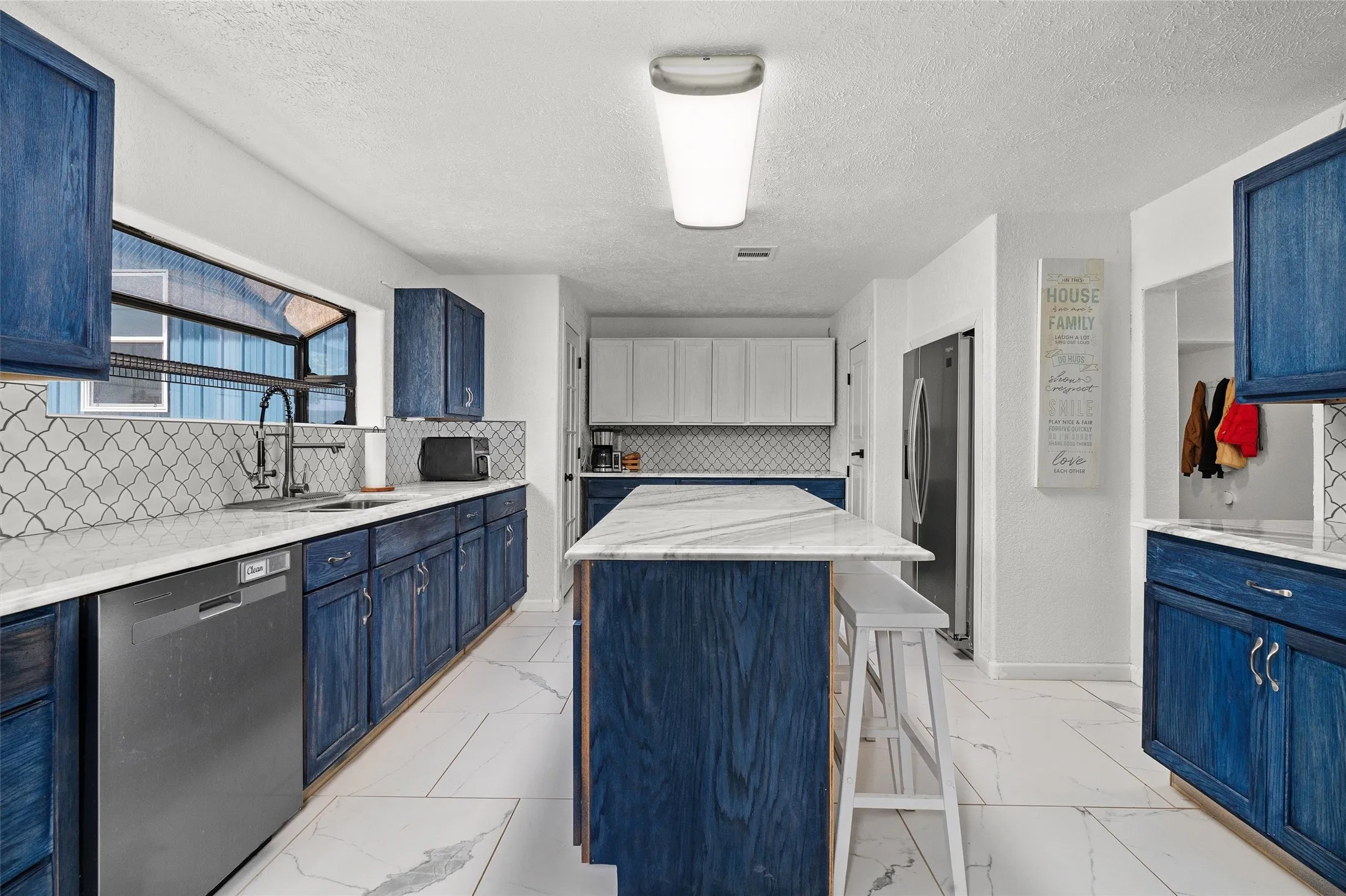 Single Family Residence For Sale in Panola County , 113 County Road 1844, Carthage, Texas 75633, 7 Bedroom, 4 Bathroom, Garage spaces, 4,350 Sqft, built in 1970, Price $679,000, mls#21338997, Real Estate Agent in Carthage, Homes For Sale in Panola county, Homes For Sale in Carthage, Realtor in Carthage Texas, Real Estate Brokerage Independent Realty Texas, Luminita Cordes Realtor