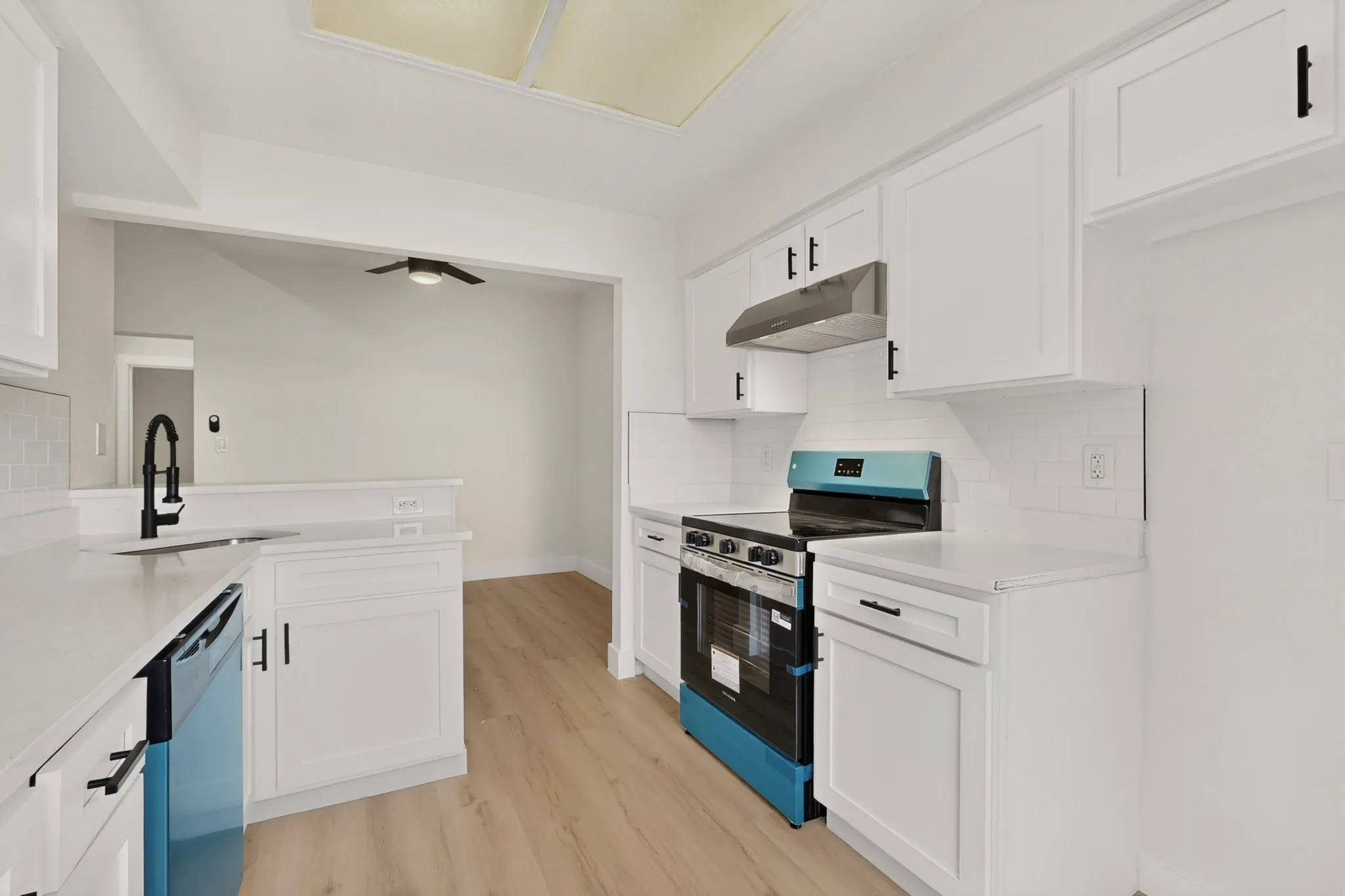 Condominium For Sale in Dallas County , 8600 Coppertowne Lane 1407, Dallas, Texas 75243, 1 Bedroom, 1 Bathroom, Garage spaces, 713 Sqft, built in 1983, mls#21338938, Real Estate Agent in Dallas, Homes For Sale in Dallas county, Homes For Sale in Dallas, Realtor in Dallas Texas, Real Estate Brokerage Independent Realty Texas, Luminita Cordes Realtor