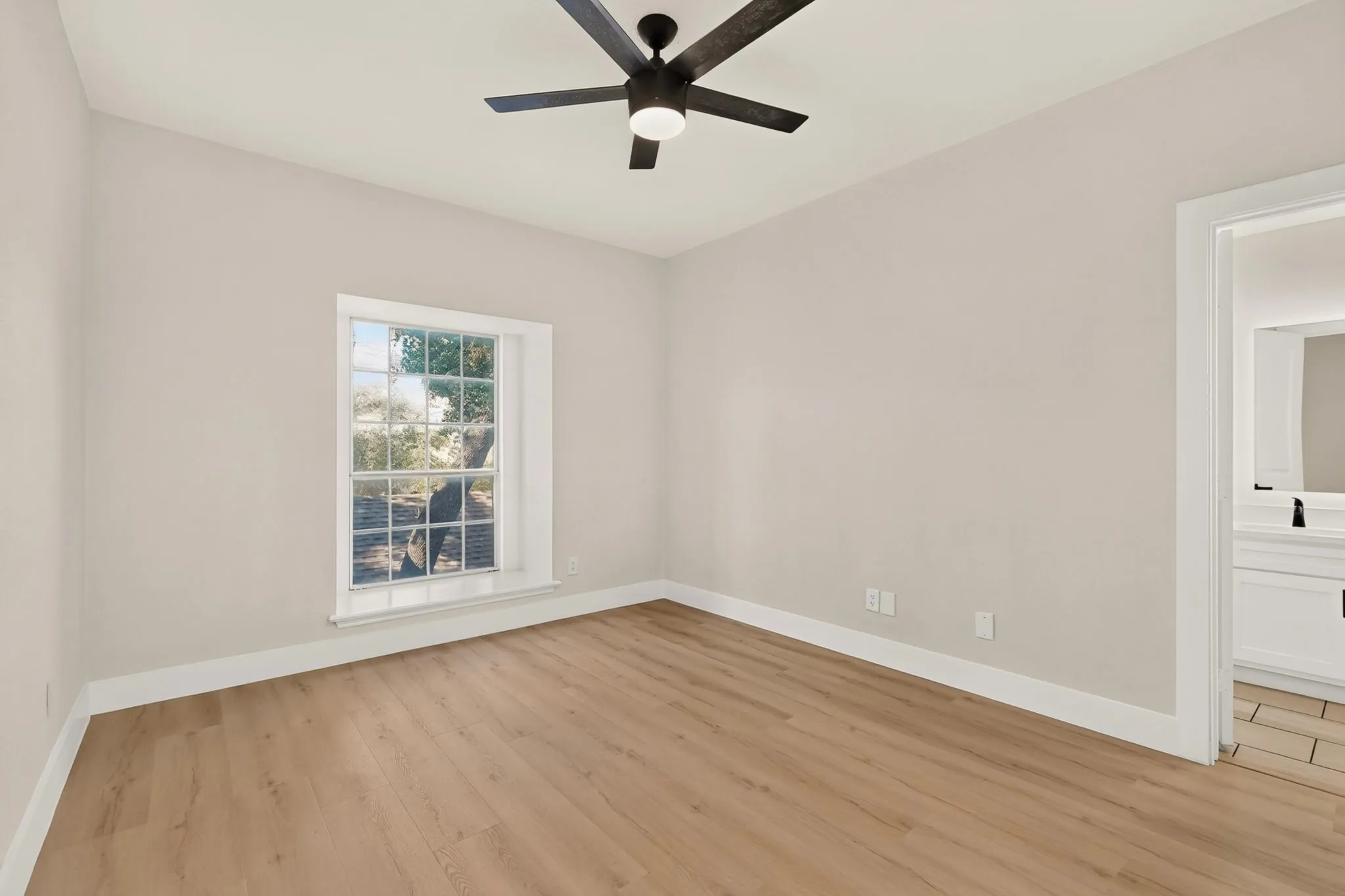 Condominium For Sale in Dallas County , 8600 Coppertowne Lane 1407, Dallas, Texas 75243, 1 Bedroom, 1 Bathroom, Garage spaces, 713 Sqft, built in 1983, mls#21338938, Real Estate Agent in Dallas, Homes For Sale in Dallas county, Homes For Sale in Dallas, Realtor in Dallas Texas, Real Estate Brokerage Independent Realty Texas, Luminita Cordes Realtor