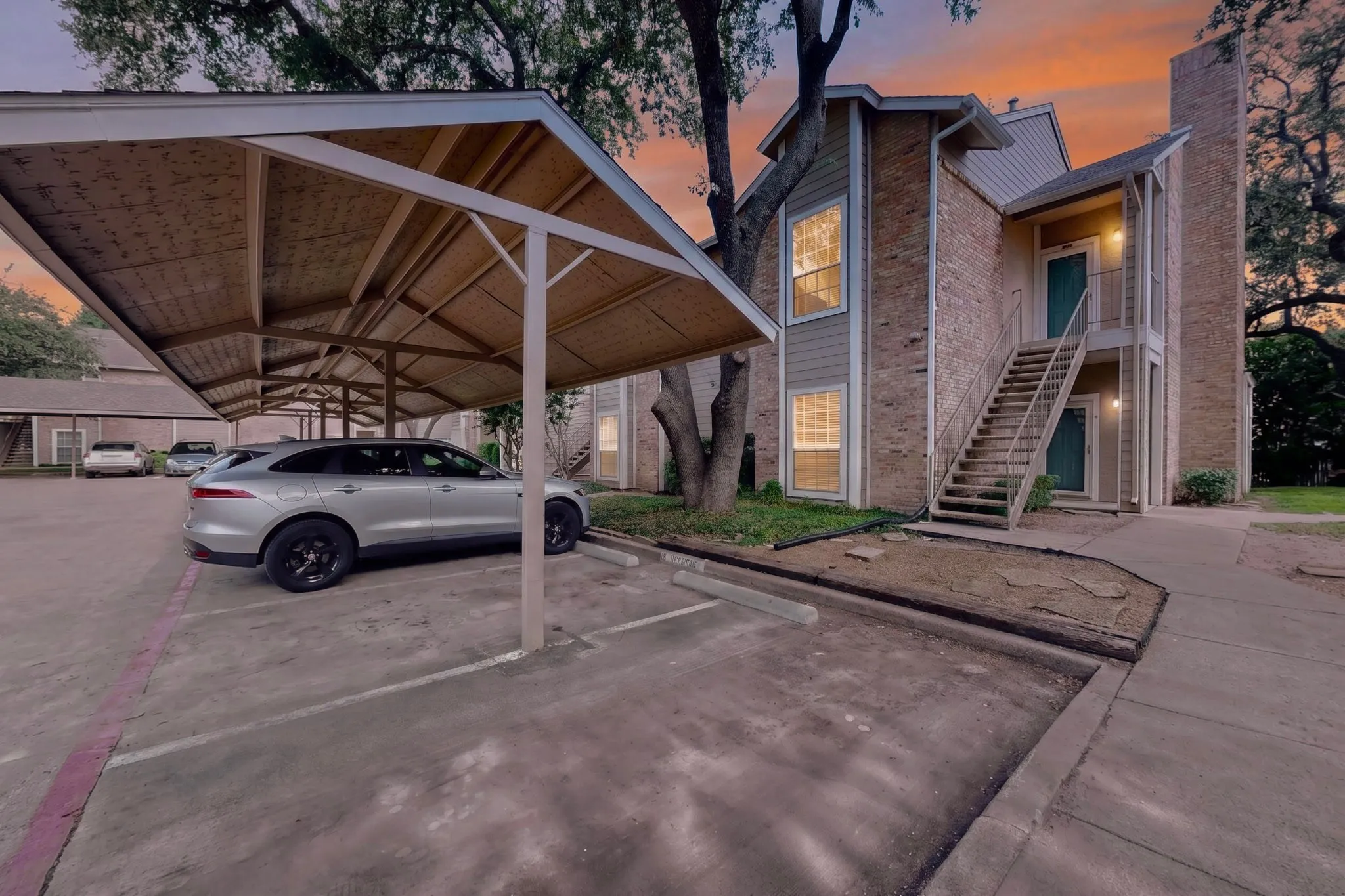 Condominium For Sale in Dallas County , 8600 Coppertowne Lane 1407, Dallas, Texas 75243, 1 Bedroom, 1 Bathroom, Garage spaces, 713 Sqft, built in 1983, mls#21338938, Real Estate Agent in Dallas, Homes For Sale in Dallas county, Homes For Sale in Dallas, Realtor in Dallas Texas, Real Estate Brokerage Independent Realty Texas, Luminita Cordes Realtor