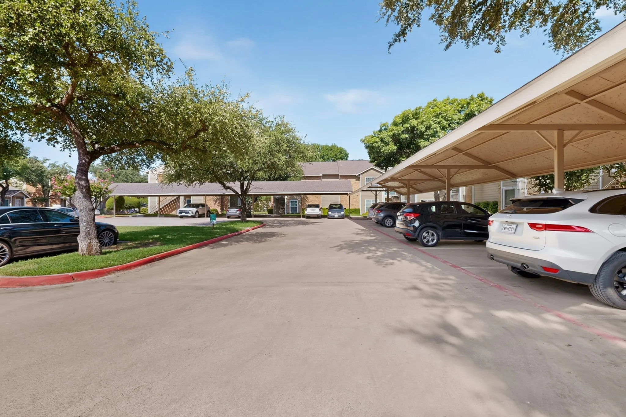 Condominium For Sale in Dallas County , 8600 Coppertowne Lane 1407, Dallas, Texas 75243, 1 Bedroom, 1 Bathroom, Garage spaces, 713 Sqft, built in 1983, mls#21338938, Real Estate Agent in Dallas, Homes For Sale in Dallas county, Homes For Sale in Dallas, Realtor in Dallas Texas, Real Estate Brokerage Independent Realty Texas, Luminita Cordes Realtor