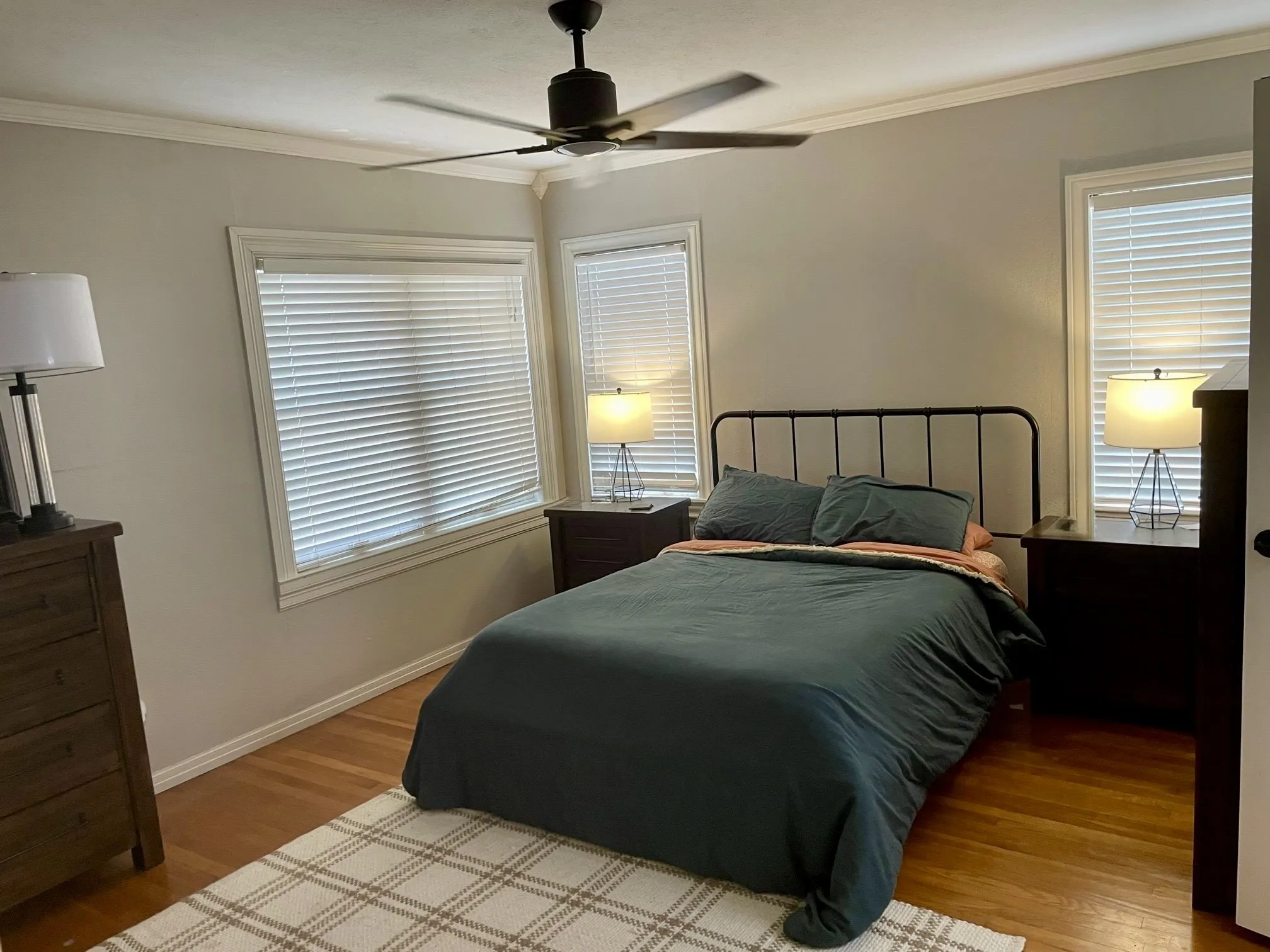 Single Family Residence For Rent in Tarrant County , 3444 Rogers Avenue, Fort Worth, Texas 76109, 3 Bedroom, 2 Bathroom, 2 Garage spaces, 1,673 Sqft, built in 1939, mls#21339010, Real Estate Agent in Fort Worth, Homes For Rent in Tarrant county, Homes For Rent in Fort Worth, Realtor in Fort Worth Texas, Real Estate Brokerage Independent Realty Texas, Luminita Cordes Realtor