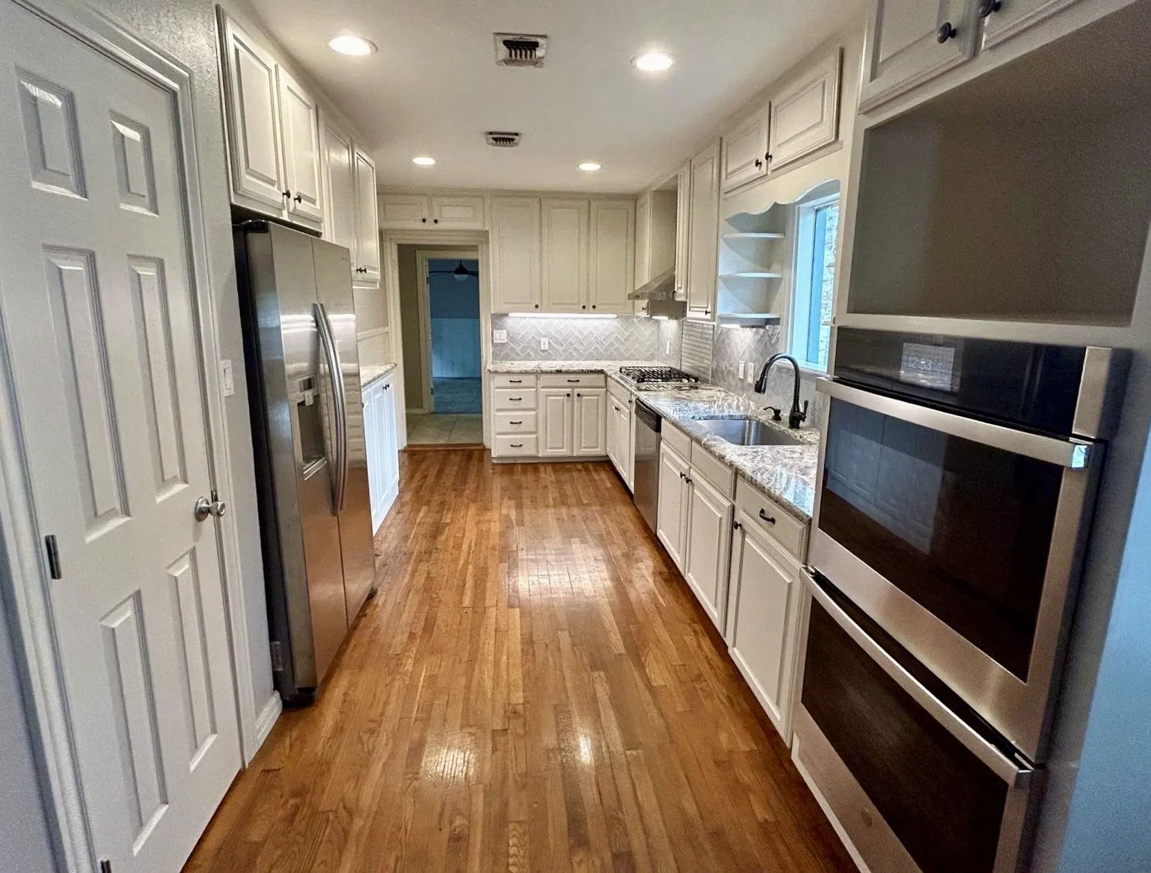 Single Family Residence For Rent in Tarrant County , 3444 Rogers Avenue, Fort Worth, Texas 76109, 3 Bedroom, 2 Bathroom, 2 Garage spaces, 1,673 Sqft, built in 1939, mls#21339010, Real Estate Agent in Fort Worth, Homes For Rent in Tarrant county, Homes For Rent in Fort Worth, Realtor in Fort Worth Texas, Real Estate Brokerage Independent Realty Texas, Luminita Cordes Realtor