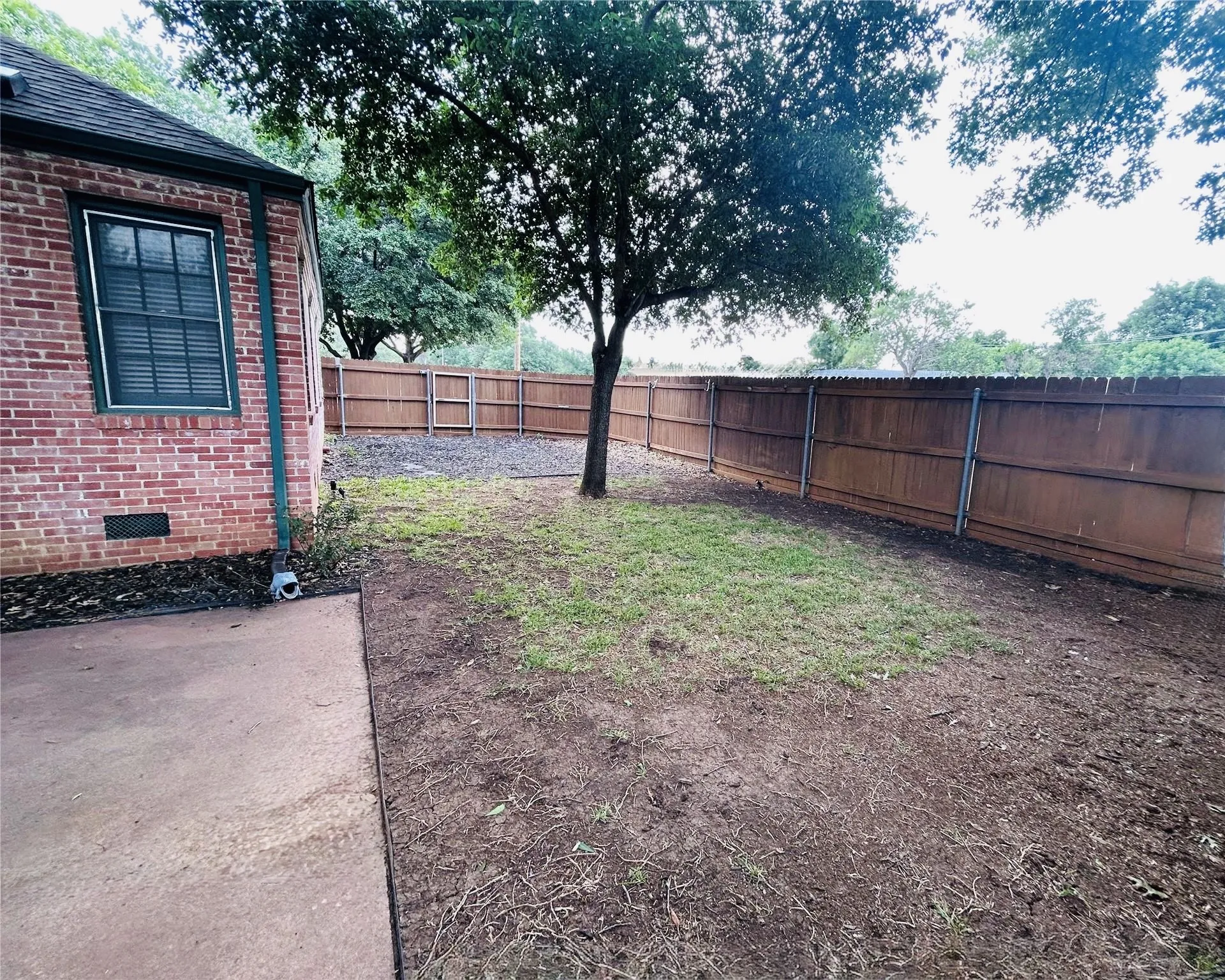 Single Family Residence For Rent in Tarrant County , 3444 Rogers Avenue, Fort Worth, Texas 76109, 3 Bedroom, 2 Bathroom, 2 Garage spaces, 1,673 Sqft, built in 1939, mls#21339010, Real Estate Agent in Fort Worth, Homes For Rent in Tarrant county, Homes For Rent in Fort Worth, Realtor in Fort Worth Texas, Real Estate Brokerage Independent Realty Texas, Luminita Cordes Realtor