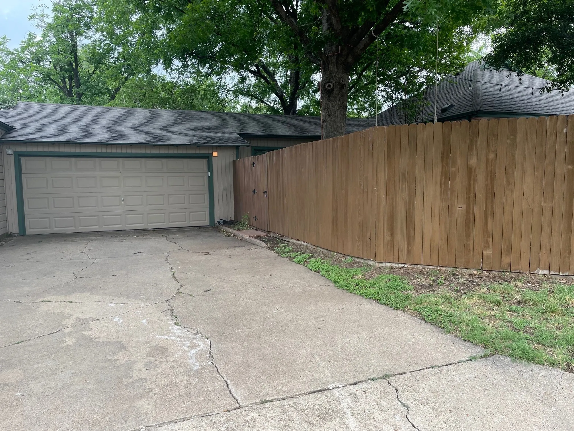 Single Family Residence For Rent in Tarrant County , 3444 Rogers Avenue, Fort Worth, Texas 76109, 3 Bedroom, 2 Bathroom, 2 Garage spaces, 1,673 Sqft, built in 1939, mls#21339010, Real Estate Agent in Fort Worth, Homes For Rent in Tarrant county, Homes For Rent in Fort Worth, Realtor in Fort Worth Texas, Real Estate Brokerage Independent Realty Texas, Luminita Cordes Realtor