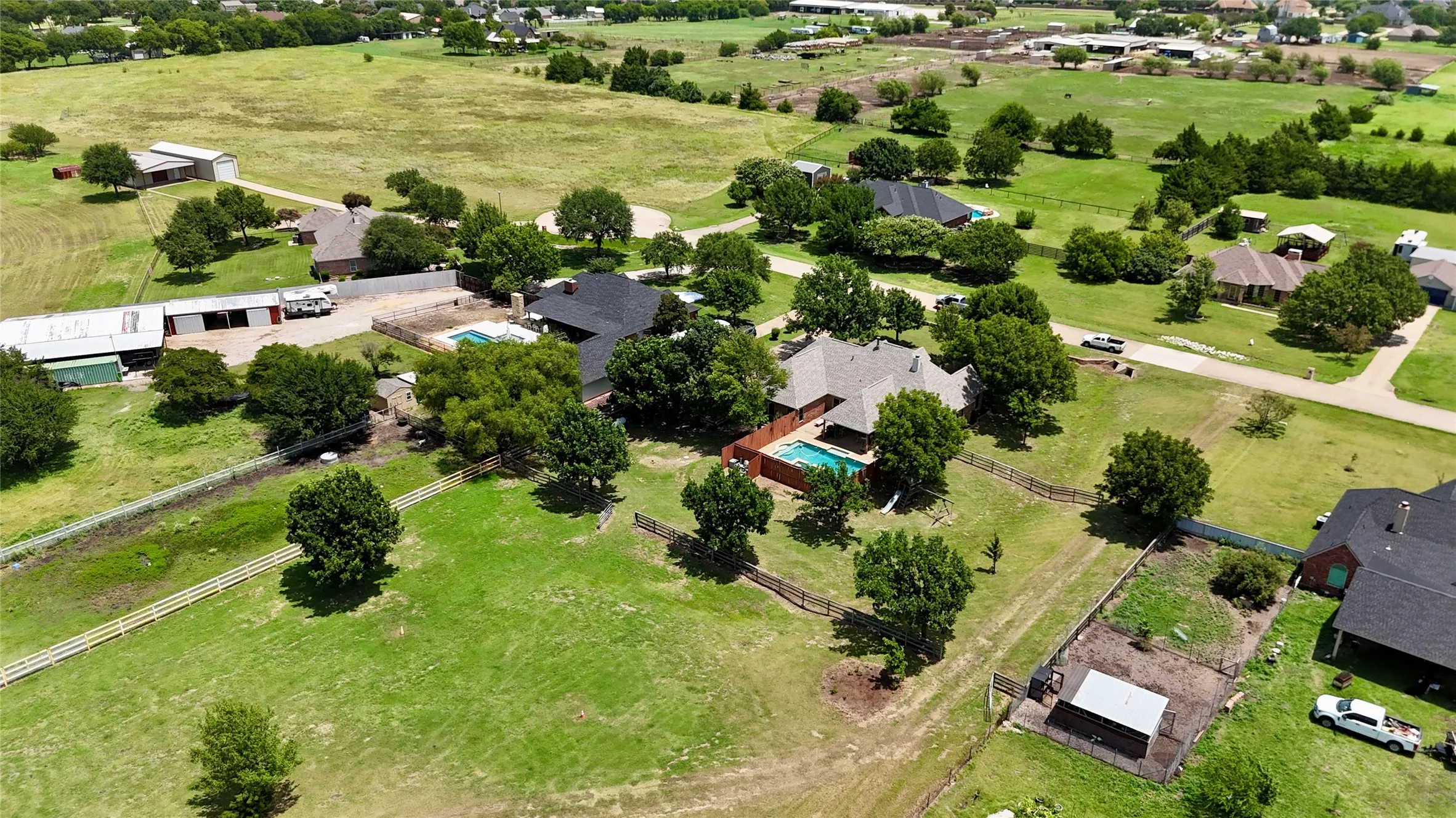 Single Family Residence For Sale in Ellis County , 7830 Mavis Avenue, Waxahachie, Texas 75167, 3 Bedroom, 4 Bathroom, 2 Garage spaces, 2,378 Sqft, built in 2000, mls#21337427, Real Estate Agent in Waxahachie, Homes For Sale in Ellis county, Homes For Sale in Waxahachie, Realtor in Waxahachie Texas, Real Estate Brokerage Independent Realty Texas, Luminita Cordes Realtor
