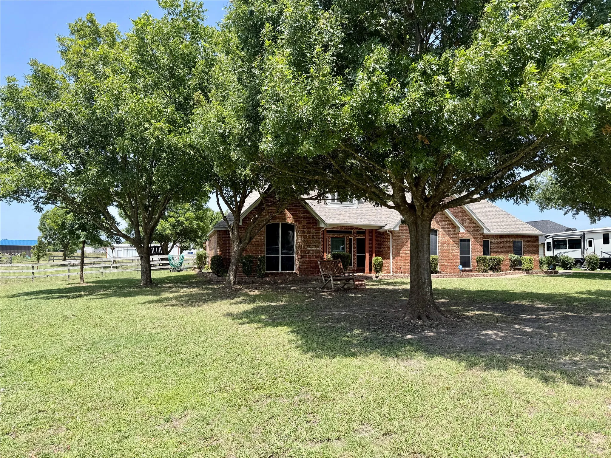 Single Family Residence For Sale in Ellis County , 7830 Mavis Avenue, Waxahachie, Texas 75167, 3 Bedroom, 4 Bathroom, 2 Garage spaces, 2,378 Sqft, built in 2000, mls#21337427, Real Estate Agent in Waxahachie, Homes For Sale in Ellis county, Homes For Sale in Waxahachie, Realtor in Waxahachie Texas, Real Estate Brokerage Independent Realty Texas, Luminita Cordes Realtor