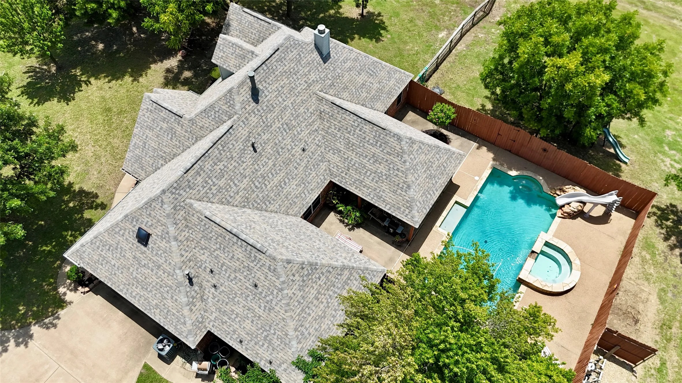 Single Family Residence For Sale in Ellis County , 7830 Mavis Avenue, Waxahachie, Texas 75167, 3 Bedroom, 4 Bathroom, 2 Garage spaces, 2,378 Sqft, built in 2000, mls#21337427, Real Estate Agent in Waxahachie, Homes For Sale in Ellis county, Homes For Sale in Waxahachie, Realtor in Waxahachie Texas, Real Estate Brokerage Independent Realty Texas, Luminita Cordes Realtor