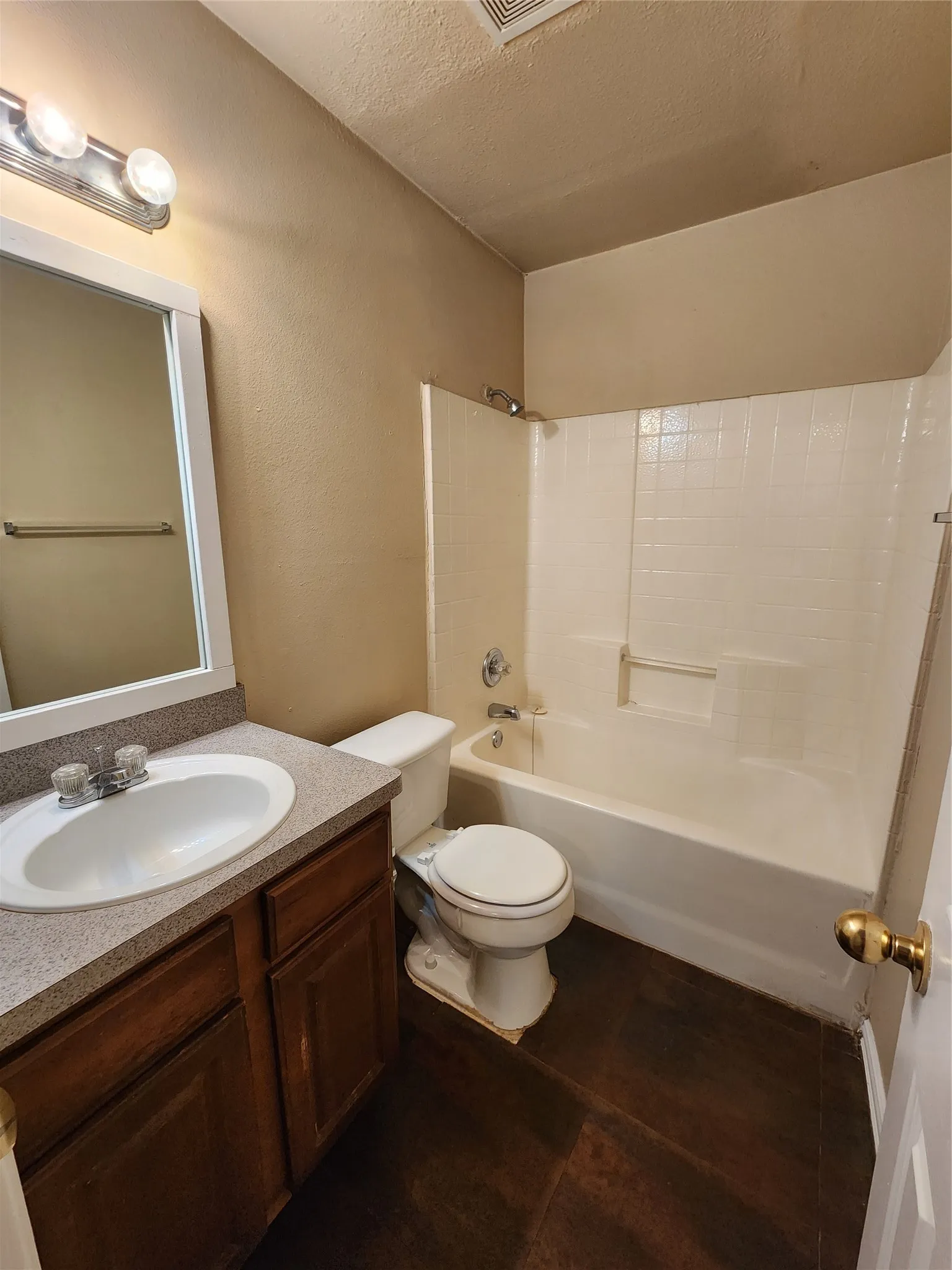 Duplex For Rent in Tarrant County , 939 Baker Street, Fort Worth, Texas 76104, 3 Bedroom, 2 Bathroom, 1 Garage spaces, 992 Sqft, built in 2005, mls#21339014, Real Estate Agent in Fort Worth, Homes For Rent in Tarrant county, Homes For Rent in Fort Worth, Realtor in Fort Worth Texas, Real Estate Brokerage Independent Realty Texas, Luminita Cordes Realtor