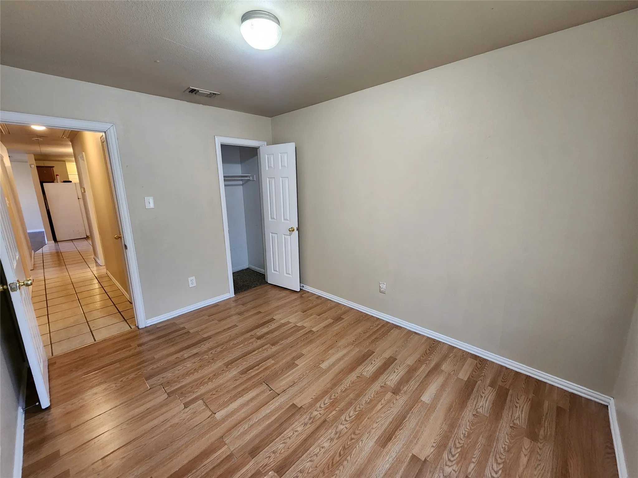 Duplex For Rent in Tarrant County , 939 Baker Street, Fort Worth, Texas 76104, 3 Bedroom, 2 Bathroom, 1 Garage spaces, 992 Sqft, built in 2005, mls#21339014, Real Estate Agent in Fort Worth, Homes For Rent in Tarrant county, Homes For Rent in Fort Worth, Realtor in Fort Worth Texas, Real Estate Brokerage Independent Realty Texas, Luminita Cordes Realtor