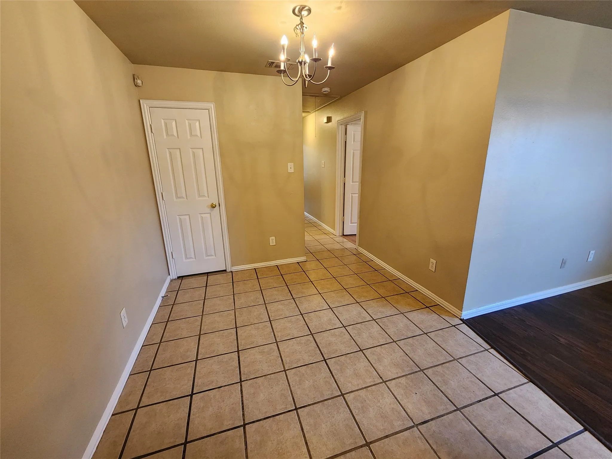 Duplex For Rent in Tarrant County , 939 Baker Street, Fort Worth, Texas 76104, 3 Bedroom, 2 Bathroom, 1 Garage spaces, 992 Sqft, built in 2005, mls#21339014, Real Estate Agent in Fort Worth, Homes For Rent in Tarrant county, Homes For Rent in Fort Worth, Realtor in Fort Worth Texas, Real Estate Brokerage Independent Realty Texas, Luminita Cordes Realtor
