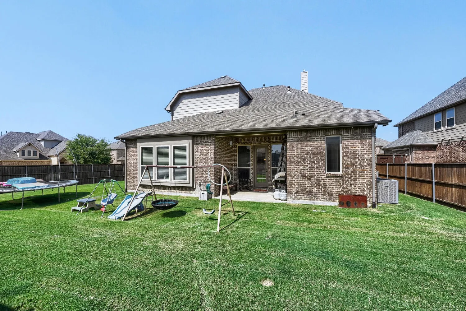 Single Family Residence For Sale in Tarrant County , 3403 Willow Brook Drive, Mansfield, Texas 76063, 5 Bedroom, 4 Bathroom, 2 Garage spaces, 3,603 Sqft, built in 2017, mls#21336219, Real Estate Agent in Mansfield, Homes For Sale in Tarrant county, Homes For Sale in Mansfield, Realtor in Mansfield Texas, Real Estate Brokerage Independent Realty Texas, Luminita Cordes Realtor