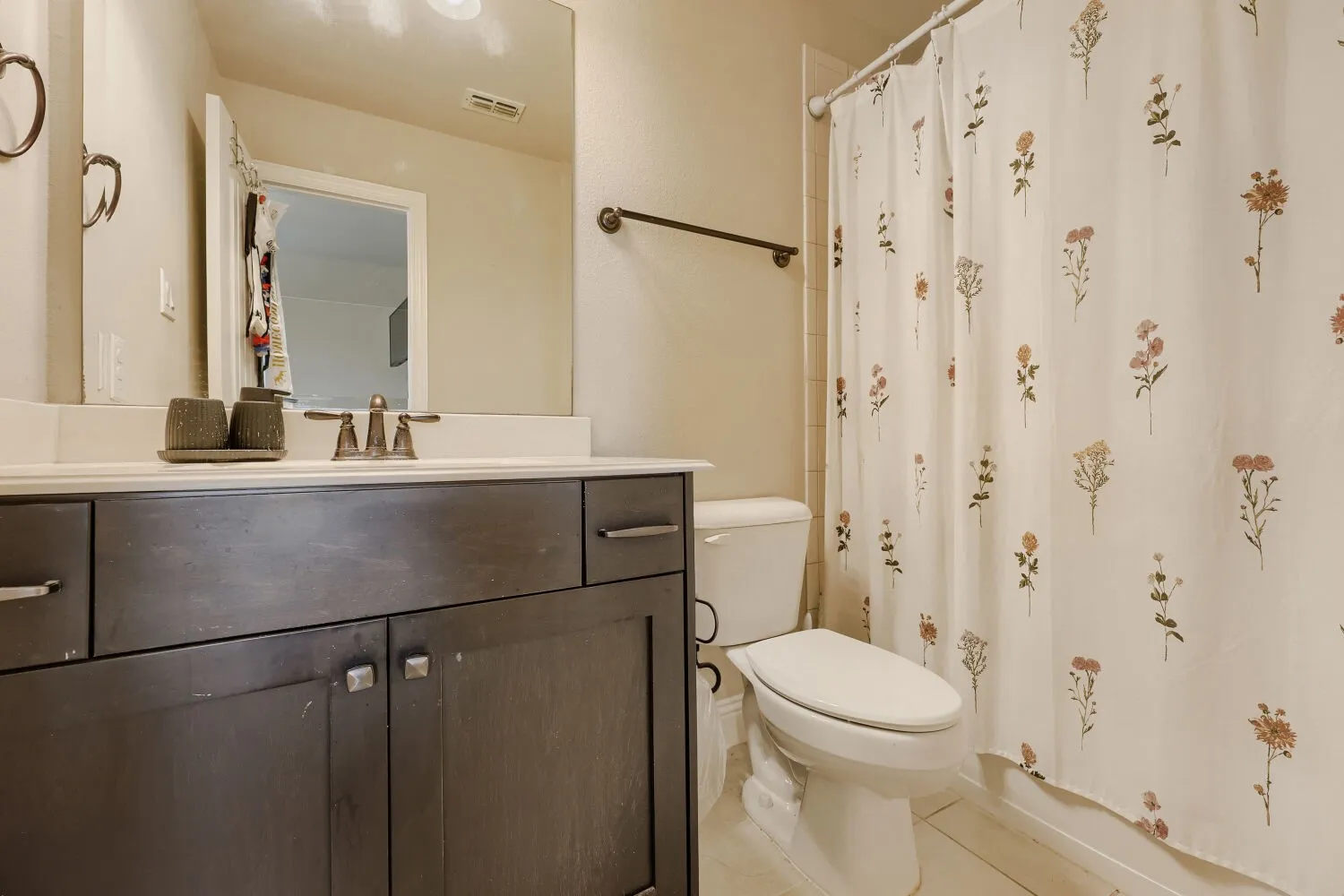 Single Family Residence For Sale in Tarrant County , 3403 Willow Brook Drive, Mansfield, Texas 76063, 5 Bedroom, 4 Bathroom, 2 Garage spaces, 3,603 Sqft, built in 2017, mls#21336219, Real Estate Agent in Mansfield, Homes For Sale in Tarrant county, Homes For Sale in Mansfield, Realtor in Mansfield Texas, Real Estate Brokerage Independent Realty Texas, Luminita Cordes Realtor
