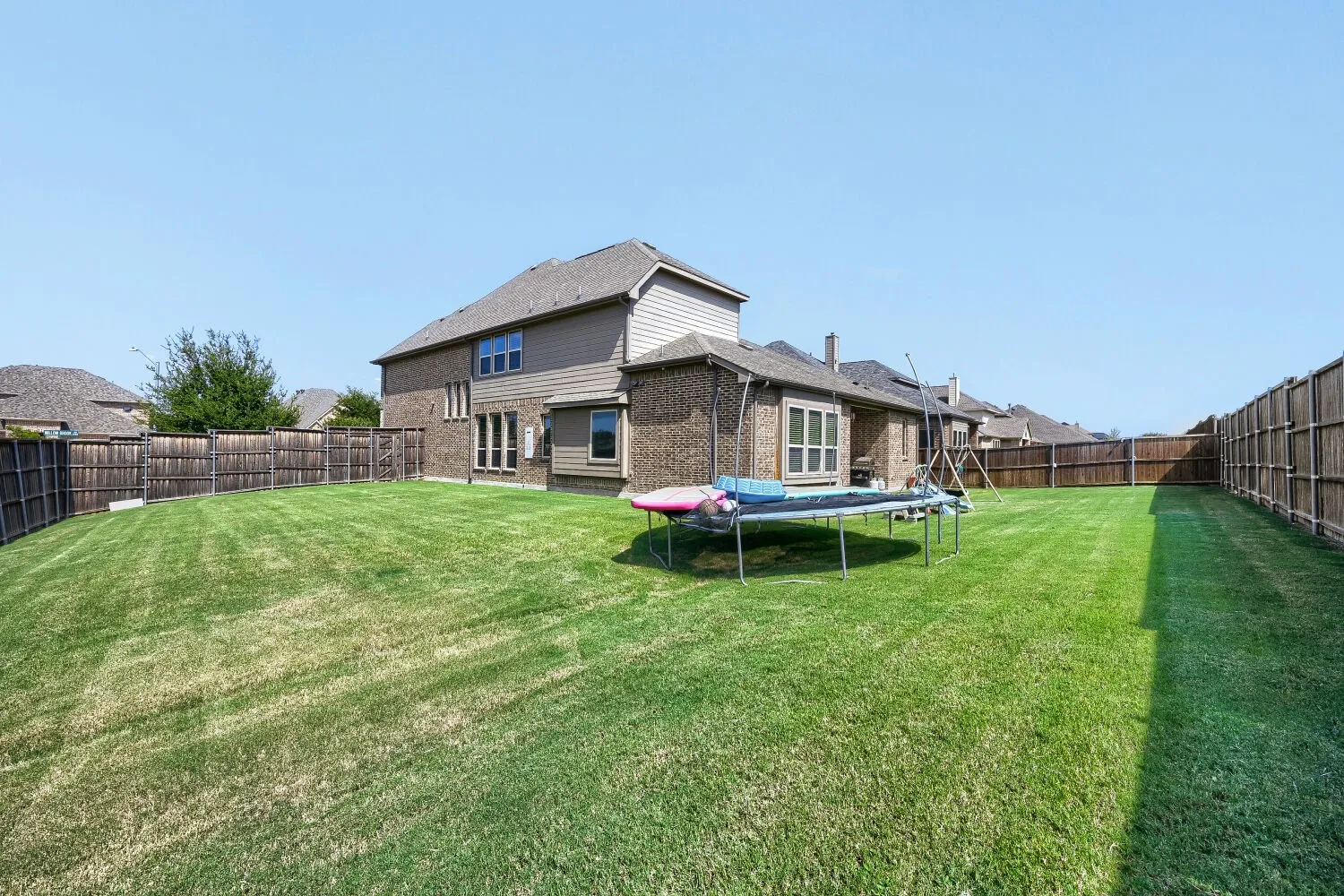 Single Family Residence For Sale in Tarrant County , 3403 Willow Brook Drive, Mansfield, Texas 76063, 5 Bedroom, 4 Bathroom, 2 Garage spaces, 3,603 Sqft, built in 2017, mls#21336219, Real Estate Agent in Mansfield, Homes For Sale in Tarrant county, Homes For Sale in Mansfield, Realtor in Mansfield Texas, Real Estate Brokerage Independent Realty Texas, Luminita Cordes Realtor