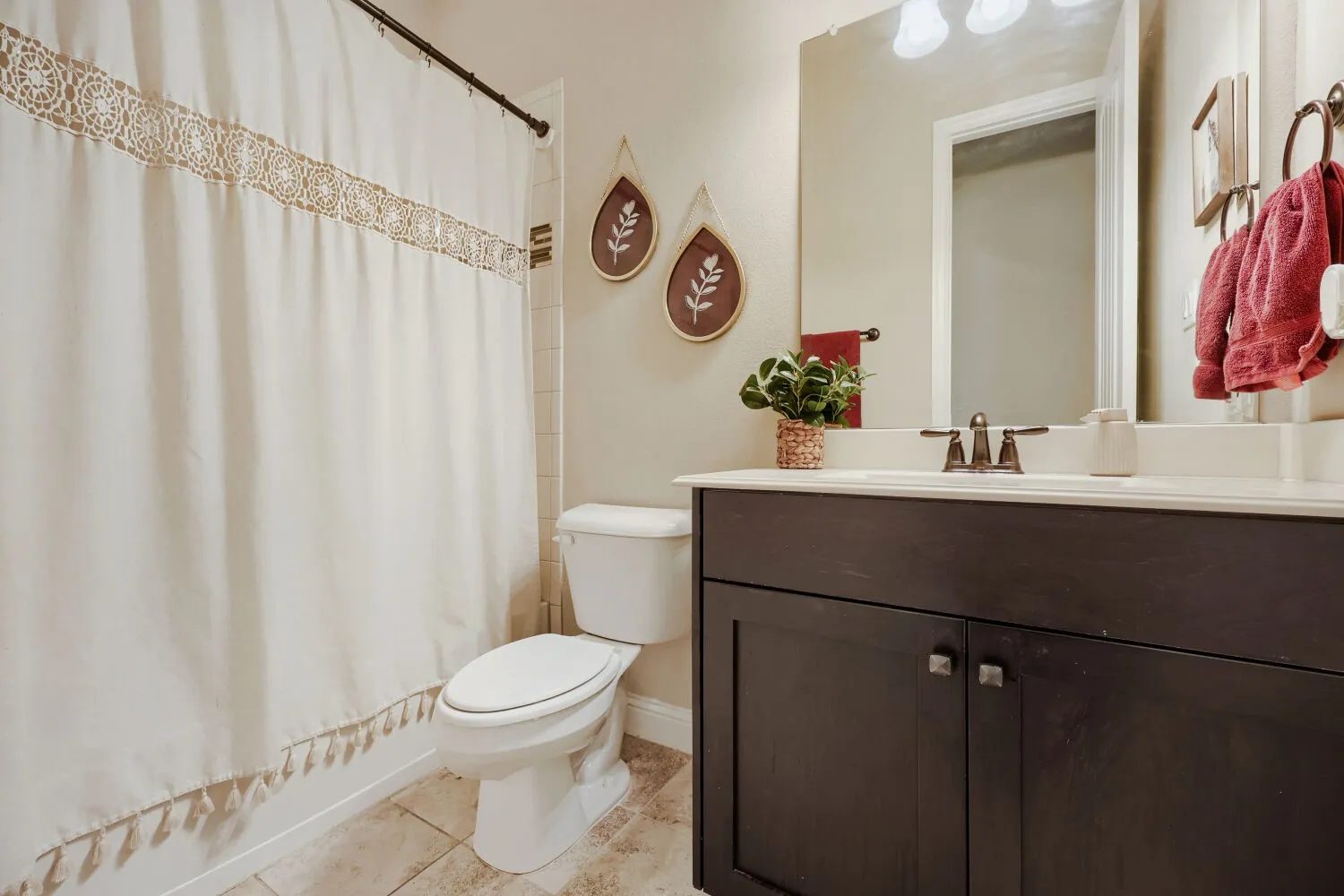 Single Family Residence For Sale in Tarrant County , 3403 Willow Brook Drive, Mansfield, Texas 76063, 5 Bedroom, 4 Bathroom, 2 Garage spaces, 3,603 Sqft, built in 2017, mls#21336219, Real Estate Agent in Mansfield, Homes For Sale in Tarrant county, Homes For Sale in Mansfield, Realtor in Mansfield Texas, Real Estate Brokerage Independent Realty Texas, Luminita Cordes Realtor