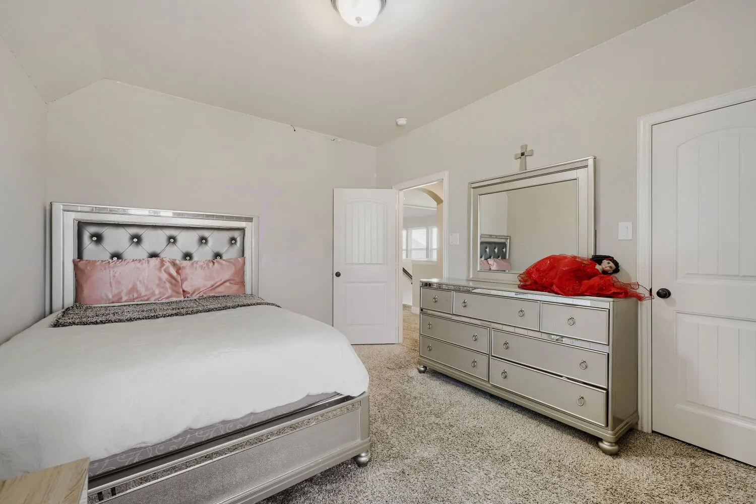 Single Family Residence For Sale in Tarrant County , 3403 Willow Brook Drive, Mansfield, Texas 76063, 5 Bedroom, 4 Bathroom, 2 Garage spaces, 3,603 Sqft, built in 2017, mls#21336219, Real Estate Agent in Mansfield, Homes For Sale in Tarrant county, Homes For Sale in Mansfield, Realtor in Mansfield Texas, Real Estate Brokerage Independent Realty Texas, Luminita Cordes Realtor