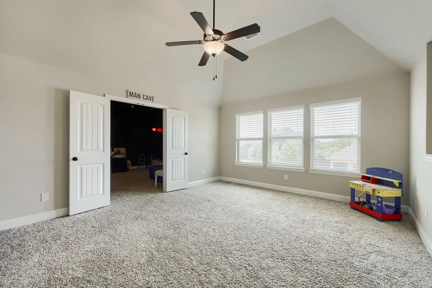 Single Family Residence For Sale in Tarrant County , 3403 Willow Brook Drive, Mansfield, Texas 76063, 5 Bedroom, 4 Bathroom, 2 Garage spaces, 3,603 Sqft, built in 2017, mls#21336219, Real Estate Agent in Mansfield, Homes For Sale in Tarrant county, Homes For Sale in Mansfield, Realtor in Mansfield Texas, Real Estate Brokerage Independent Realty Texas, Luminita Cordes Realtor