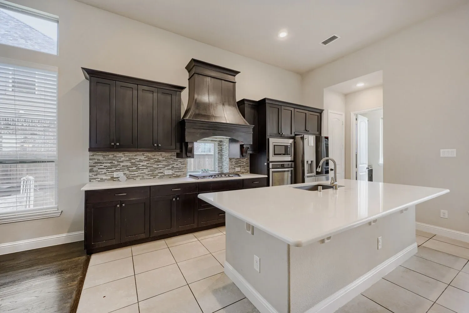 Single Family Residence For Sale in Tarrant County , 3403 Willow Brook Drive, Mansfield, Texas 76063, 5 Bedroom, 4 Bathroom, 2 Garage spaces, 3,603 Sqft, built in 2017, mls#21336219, Real Estate Agent in Mansfield, Homes For Sale in Tarrant county, Homes For Sale in Mansfield, Realtor in Mansfield Texas, Real Estate Brokerage Independent Realty Texas, Luminita Cordes Realtor