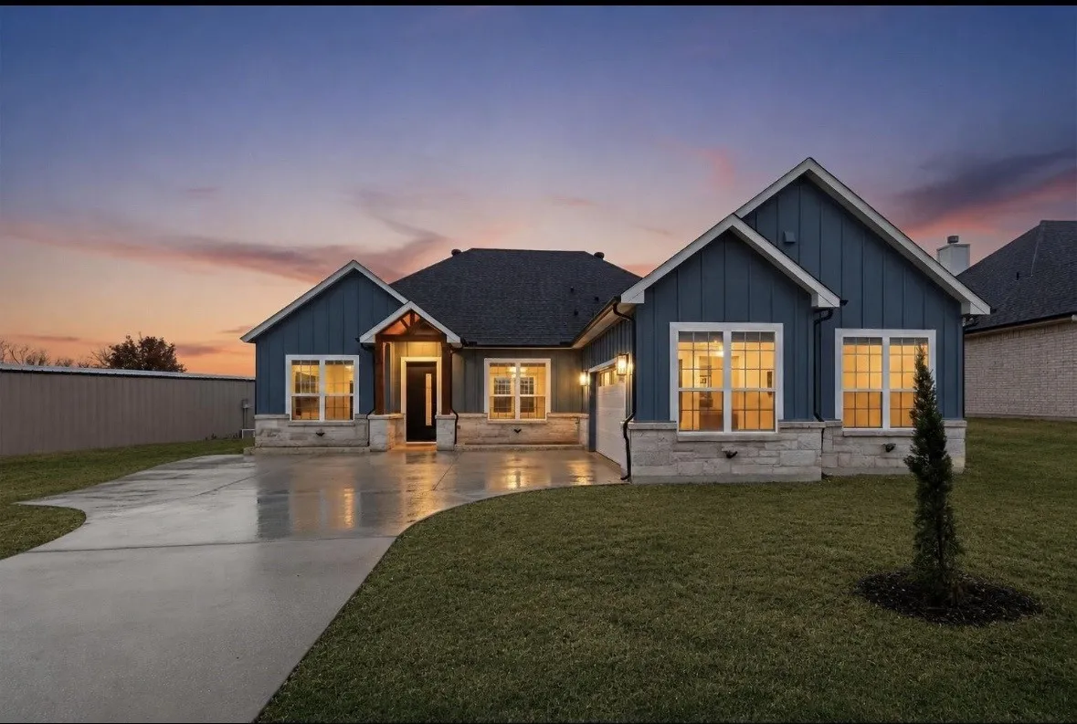 Single Family Residence For Sale in Henderson County , 339 Cross Tie Ranch Road, Trinidad, Texas 75163, 3 Bedrooms, 3 Bathrooms, 2 Garage spaces, 2,026 Sqft, built in 2026, Price $354,999, mls#21338835, Real Estate Agent in Trinidad, Homes For Sale in Henderson county, Homes For Sale in Trinidad, Realtor in Trinidad Texas, Real Estate Brokerage Independent Realty Texas, Luminita Cordes Realtor
