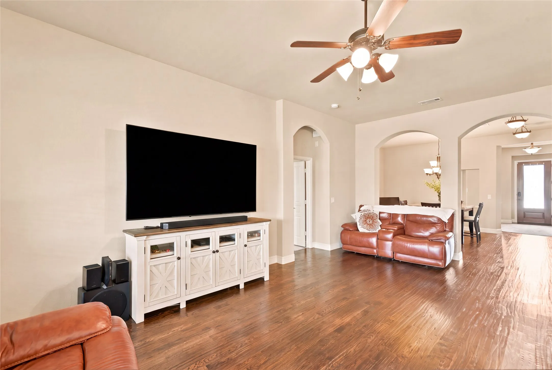 Single Family Residence For Sale in Collin County , 1501 Sherwood Drive, Anna, Texas 75409, 4 Bedroom, 2 Bathroom, 2 Garage spaces, 2,303 Sqft, built in 2018, mls#21338999, Real Estate Agent in Anna, Homes For Sale in Collin county, Homes For Sale in Anna, Realtor in Anna Texas, Real Estate Brokerage Independent Realty Texas, Luminita Cordes Realtor