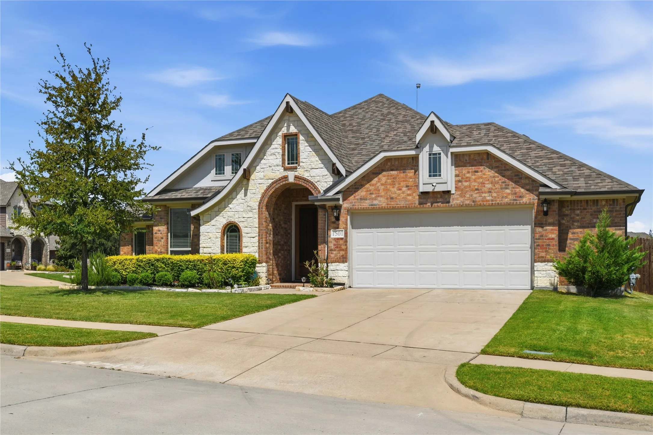 Single Family Residence For Sale in Collin County , 1501 Sherwood Drive, Anna, Texas 75409, 4 Bedroom, 2 Bathroom, 2 Garage spaces, 2,303 Sqft, built in 2018, mls#21338999, Real Estate Agent in Anna, Homes For Sale in Collin county, Homes For Sale in Anna, Realtor in Anna Texas, Real Estate Brokerage Independent Realty Texas, Luminita Cordes Realtor