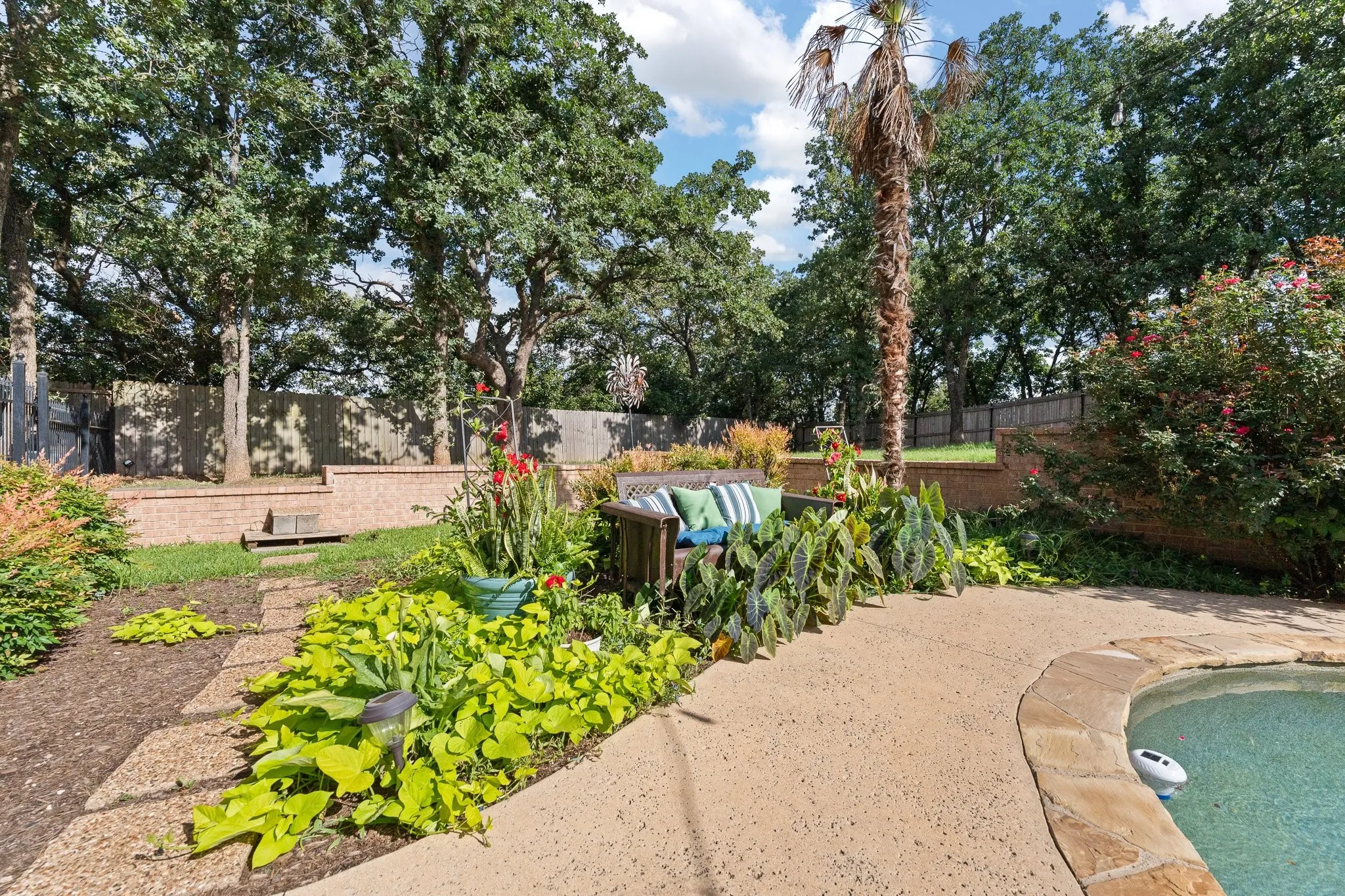 Single Family Residence For Sale in Johnson County , 2829 Donnybrook Drive, Burleson, Texas 76028, 4 Bedroom, 4 Bathroom, 3 Garage spaces, 3,318 Sqft, built in 1999, mls#21337249, Real Estate Agent in Burleson, Homes For Sale in Johnson county, Homes For Sale in Burleson, Realtor in Burleson Texas, Real Estate Brokerage Independent Realty Texas, Luminita Cordes Realtor