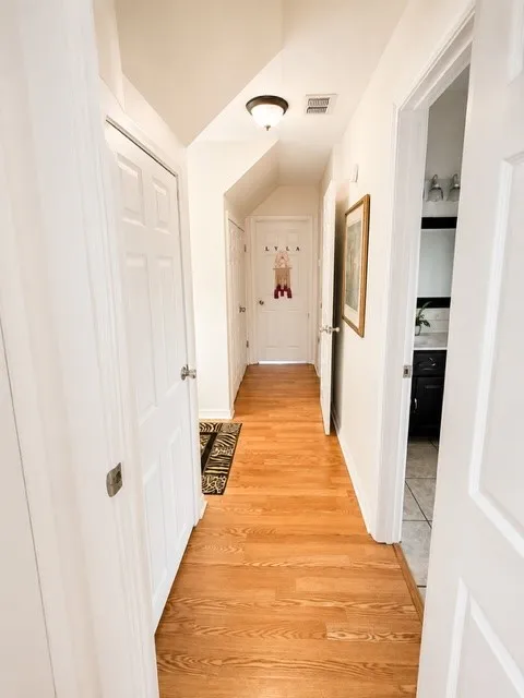 Single Family Residence For Sale in Hunt County , 1817 County Road 3327, Greenville, Texas 75402, 5 Bedroom, 3 Bathroom, 2 Garage spaces, 2,696 Sqft, built in 1987, Price $499,900, mls#21338897, Real Estate Agent in Greenville, Homes For Sale in Hunt county, Homes For Sale in Greenville, Realtor in Greenville Texas, Real Estate Brokerage Independent Realty Texas, Luminita Cordes Realtor