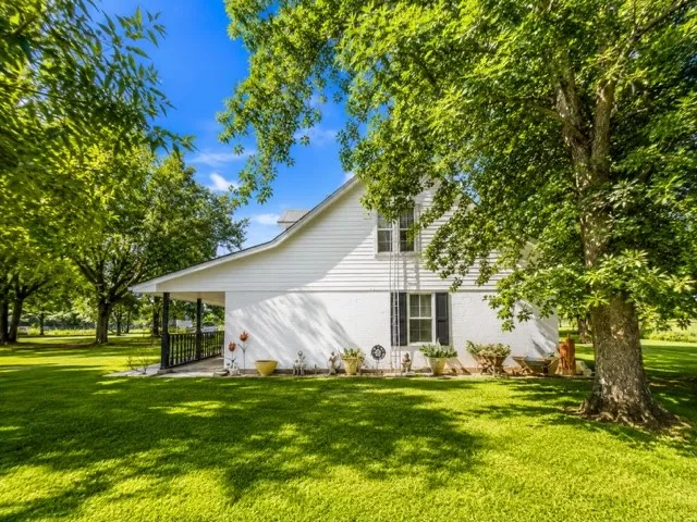Single Family Residence For Sale in Hunt County , 1817 County Road 3327, Greenville, Texas 75402, 5 Bedroom, 3 Bathroom, 2 Garage spaces, 2,696 Sqft, built in 1987, Price $499,900, mls#21338897, Real Estate Agent in Greenville, Homes For Sale in Hunt county, Homes For Sale in Greenville, Realtor in Greenville Texas, Real Estate Brokerage Independent Realty Texas, Luminita Cordes Realtor