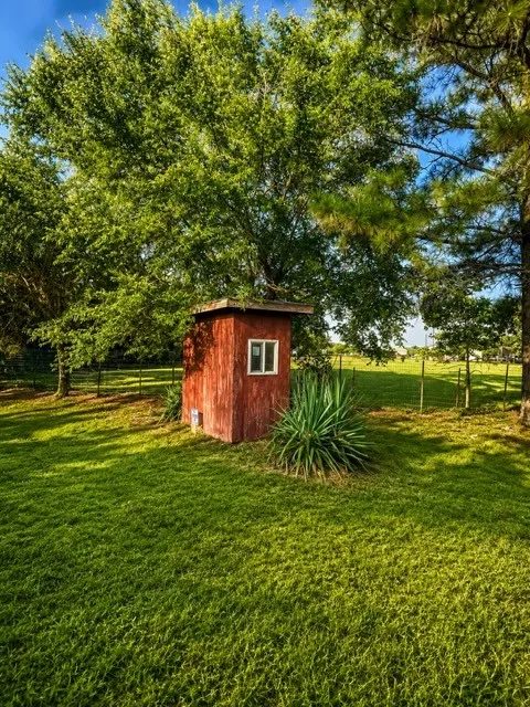 Single Family Residence For Sale in Hunt County , 1817 County Road 3327, Greenville, Texas 75402, 5 Bedroom, 3 Bathroom, 2 Garage spaces, 2,696 Sqft, built in 1987, Price $499,900, mls#21338897, Real Estate Agent in Greenville, Homes For Sale in Hunt county, Homes For Sale in Greenville, Realtor in Greenville Texas, Real Estate Brokerage Independent Realty Texas, Luminita Cordes Realtor