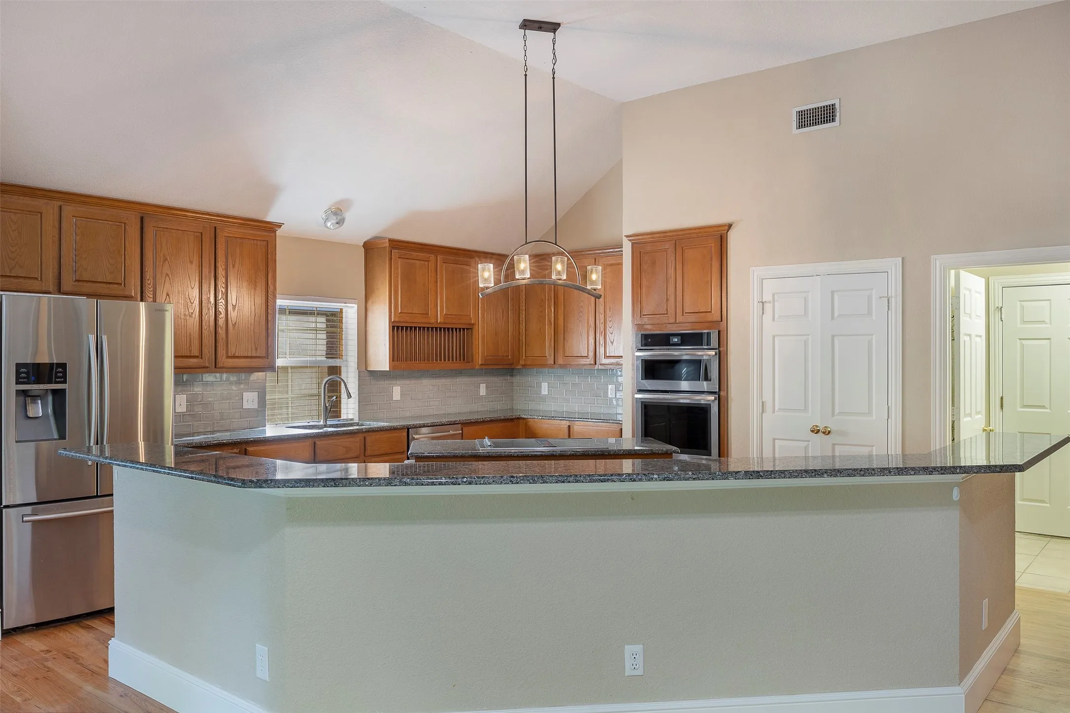 Single Family Residence For Rent in Tarrant County , 109 Killdeer Court, Southlake, Texas 76092, 4 Bedroom, 4 Bathroom, 3 Garage spaces, 2,876 Sqft, built in 1995, mls#21339047, Real Estate Agent in Southlake, Homes For Rent in Tarrant county, Homes For Rent in Southlake, Realtor in Southlake Texas, Real Estate Brokerage Independent Realty Texas, Luminita Cordes Realtor