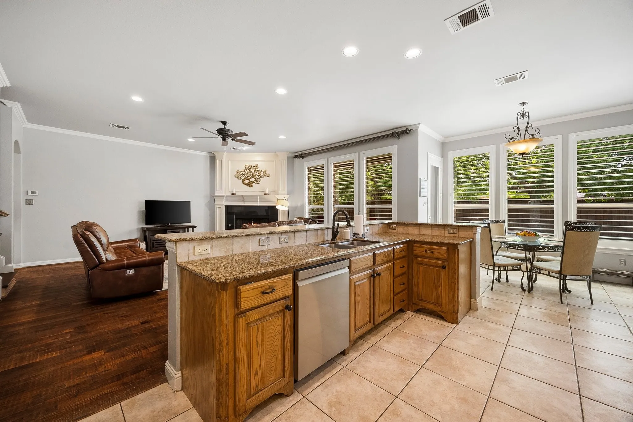 Single Family Residence For Sale in Rockwall County , 4796 Secret Cove, Rockwall, Texas 75032, 4 Bedroom, 3 Bathroom, 3 Garage spaces, 3,378 Sqft, built in 2005, mls#21324625, Real Estate Agent in Rockwall, Homes For Sale in Rockwall county, Homes For Sale in Rockwall, Realtor in Rockwall Texas, Real Estate Brokerage Independent Realty Texas, Luminita Cordes Realtor