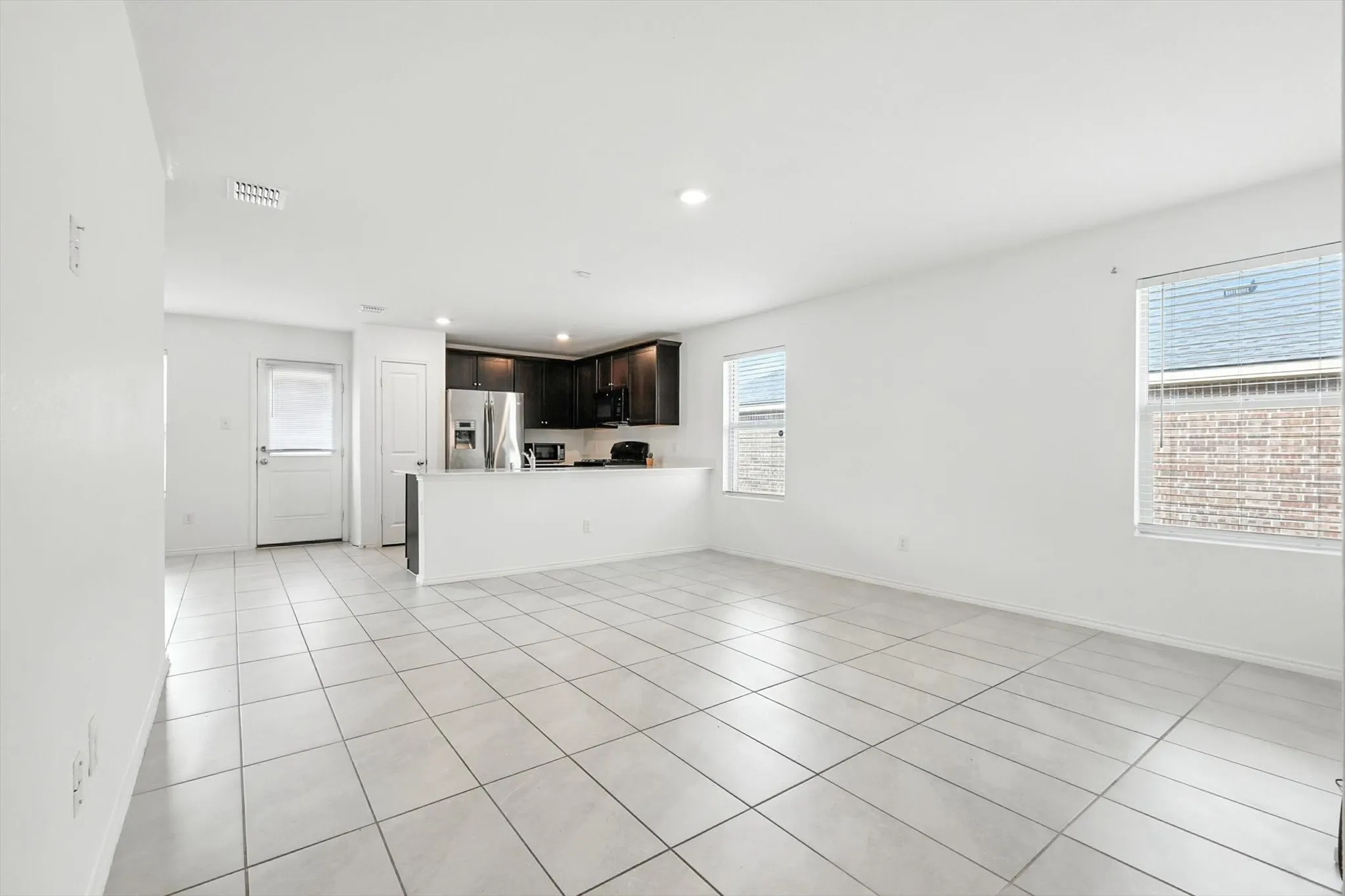 Single Family Residence For Rent in Dallas County , 1653 Bluff View Drive, Hutchins, Texas 75141, 3 Bedrooms, 2 Bathrooms, 2 Garage spaces, 1,325 Sqft, built in 2023, Price $2,200, mls#21339060, Real Estate Agent in Hutchins, Homes For Rent in Dallas county, Homes For Rent in Hutchins, Realtor in Hutchins Texas, Real Estate Brokerage Independent Realty Texas, Luminita Cordes Realtor