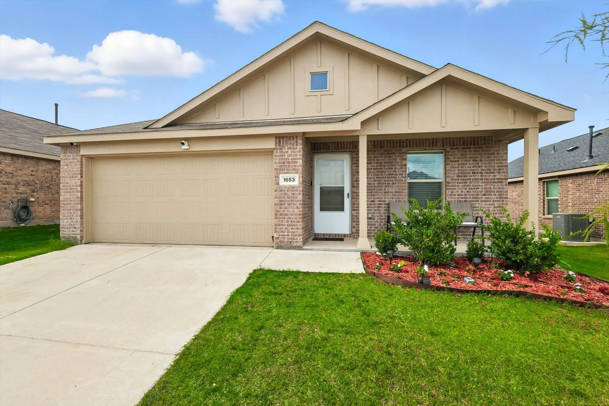 Single Family Residence For Rent in Dallas County , 1653 Bluff View Drive, Hutchins, Texas 75141, 3 Bedrooms, 2 Bathrooms, 2 Garage spaces, 1,325 Sqft, built in 2023, Price $2,200, mls#21339060, Real Estate Agent in Hutchins, Homes For Rent in Dallas county, Homes For Rent in Hutchins, Realtor in Hutchins Texas, Real Estate Brokerage Independent Realty Texas, Luminita Cordes Realtor